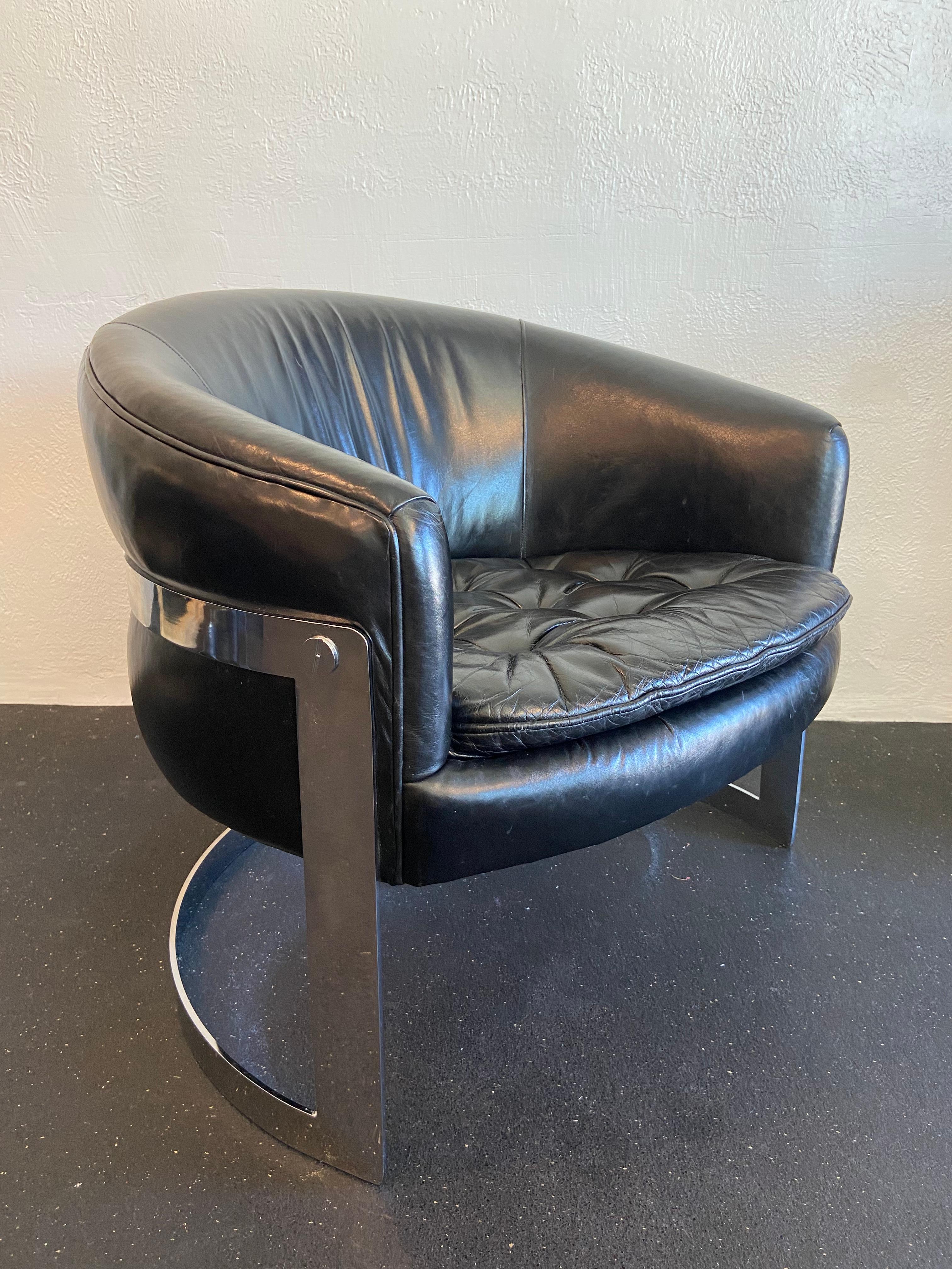 Flair Milo Baughman Stil Chrom Freischwinger Lounge Stühle in Leder- ein Paar im Angebot 5