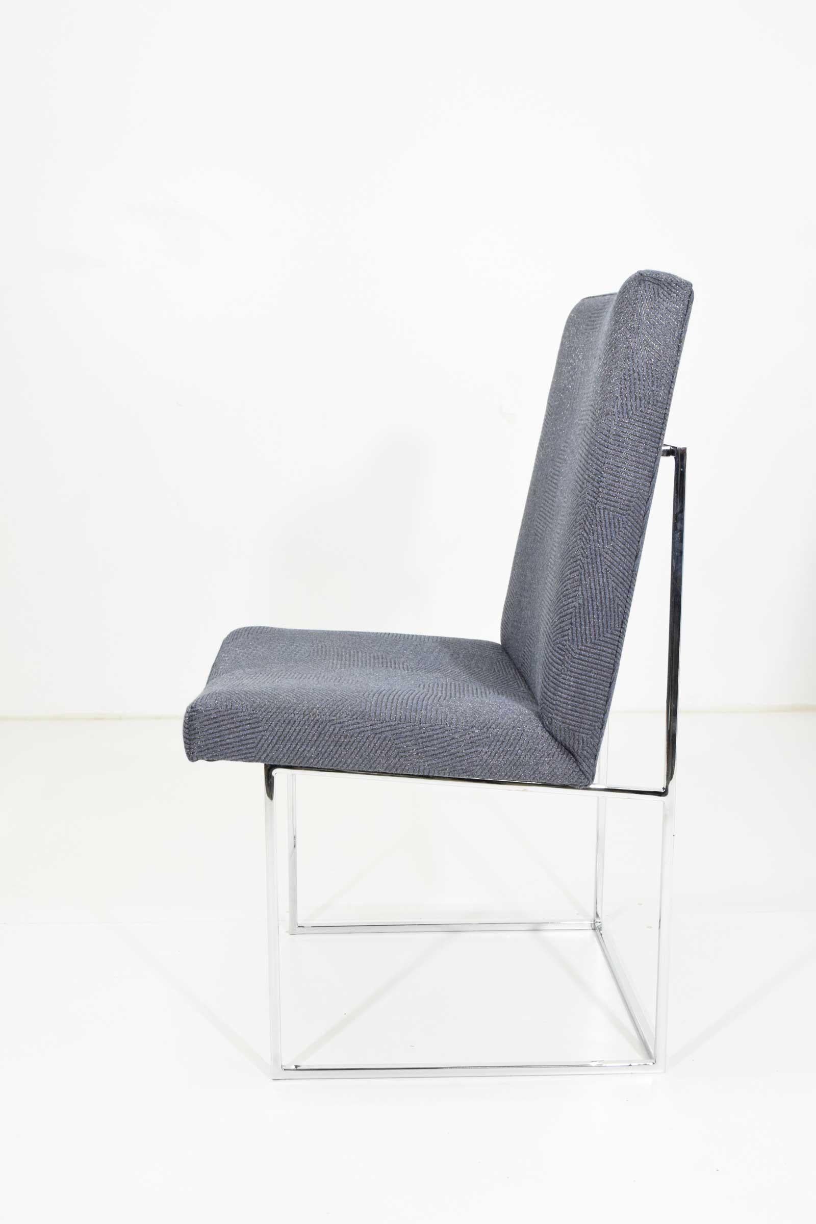 Mid-Century moderno Sedia da pranzo cromata Milo Baughman in alpaca blu di HOLLY HUNT, per coppie fino a 8 persone in vendita