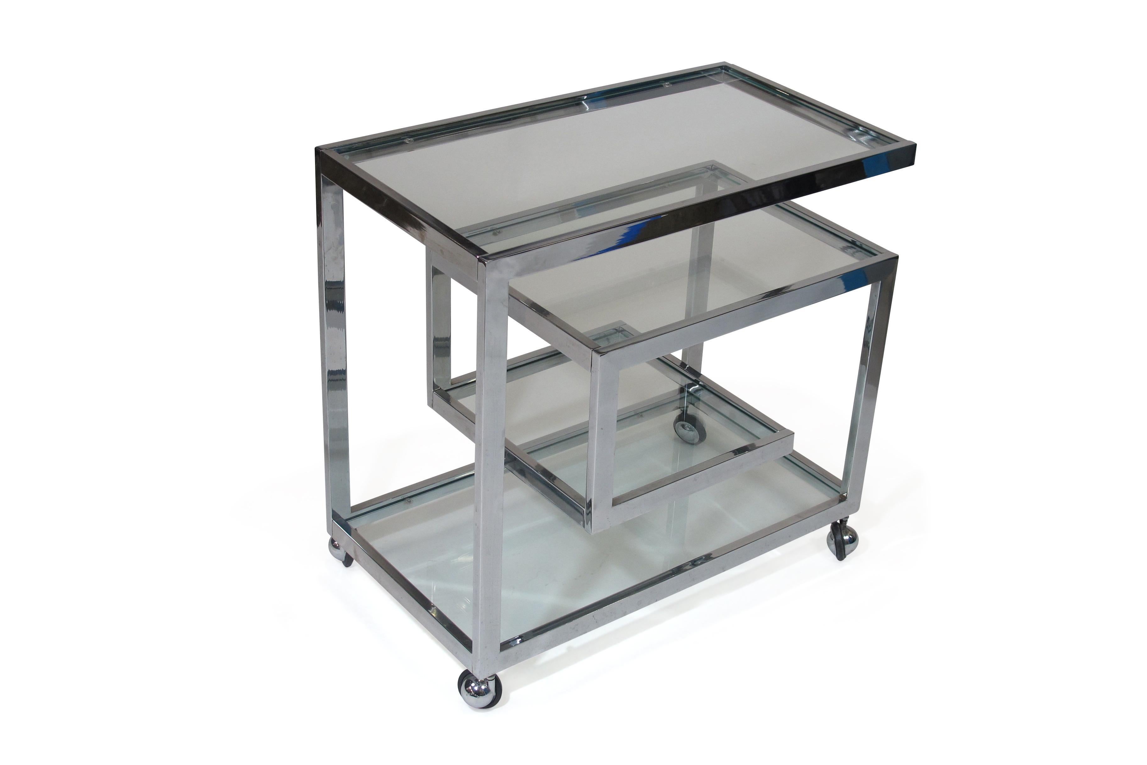 Mid Century Chrome Glass Bar Cart In Excellent Condition In Oakland, CA