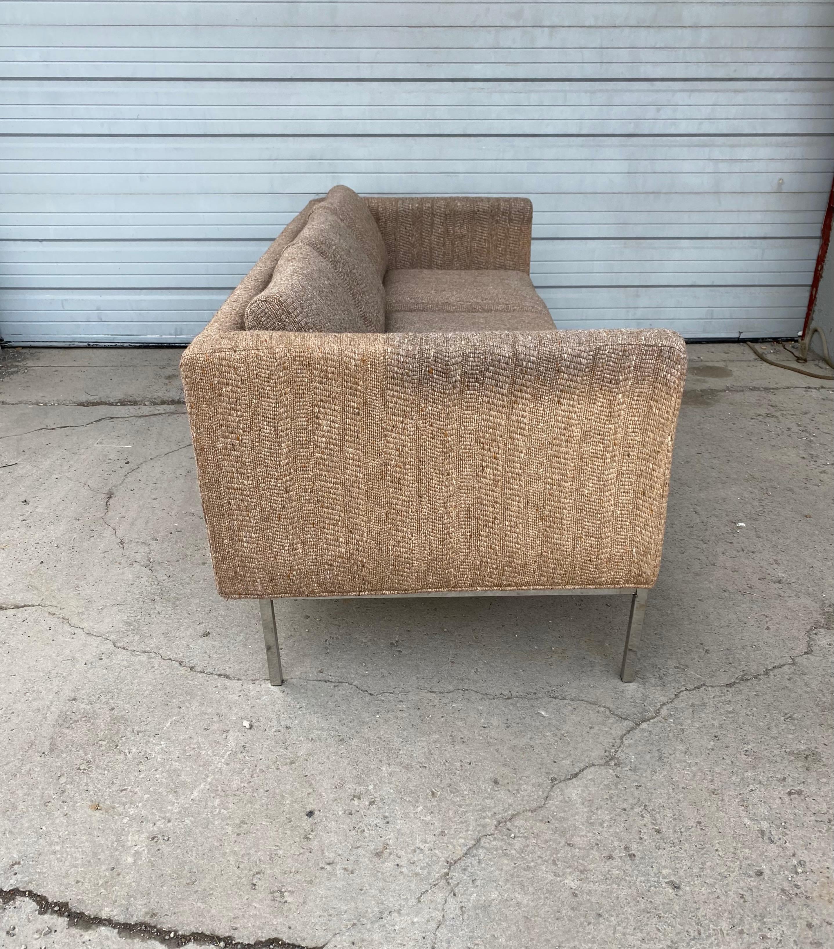 Milo Baughman zugeschriebenes Chrom-Dreisitzer-Sofa, Mid-Century Modern im Zustand „Gut“ im Angebot in Buffalo, NY