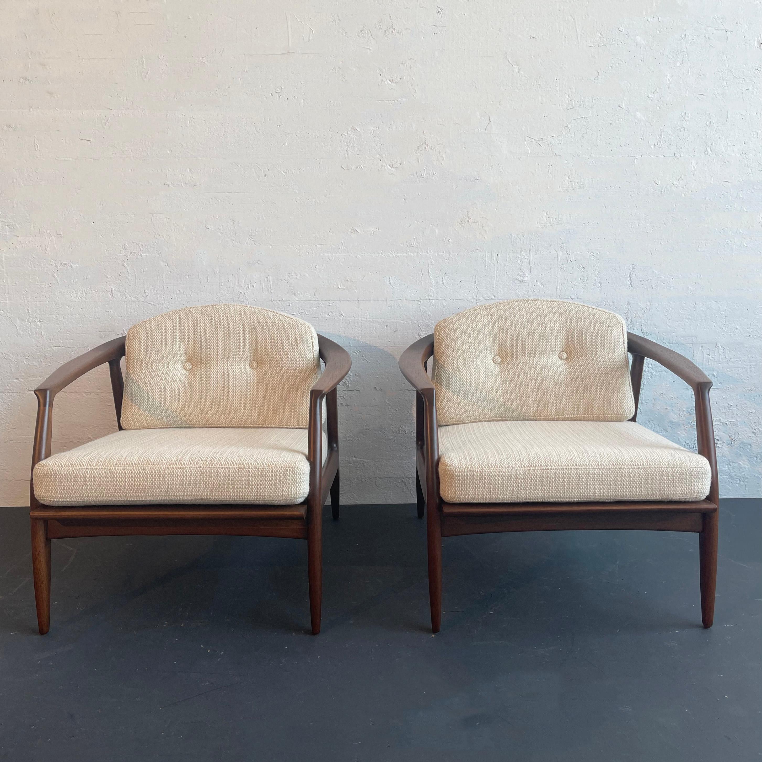 Milo Baughman Cooper Sillas de salón para Thayer Coggin Nogal en venta