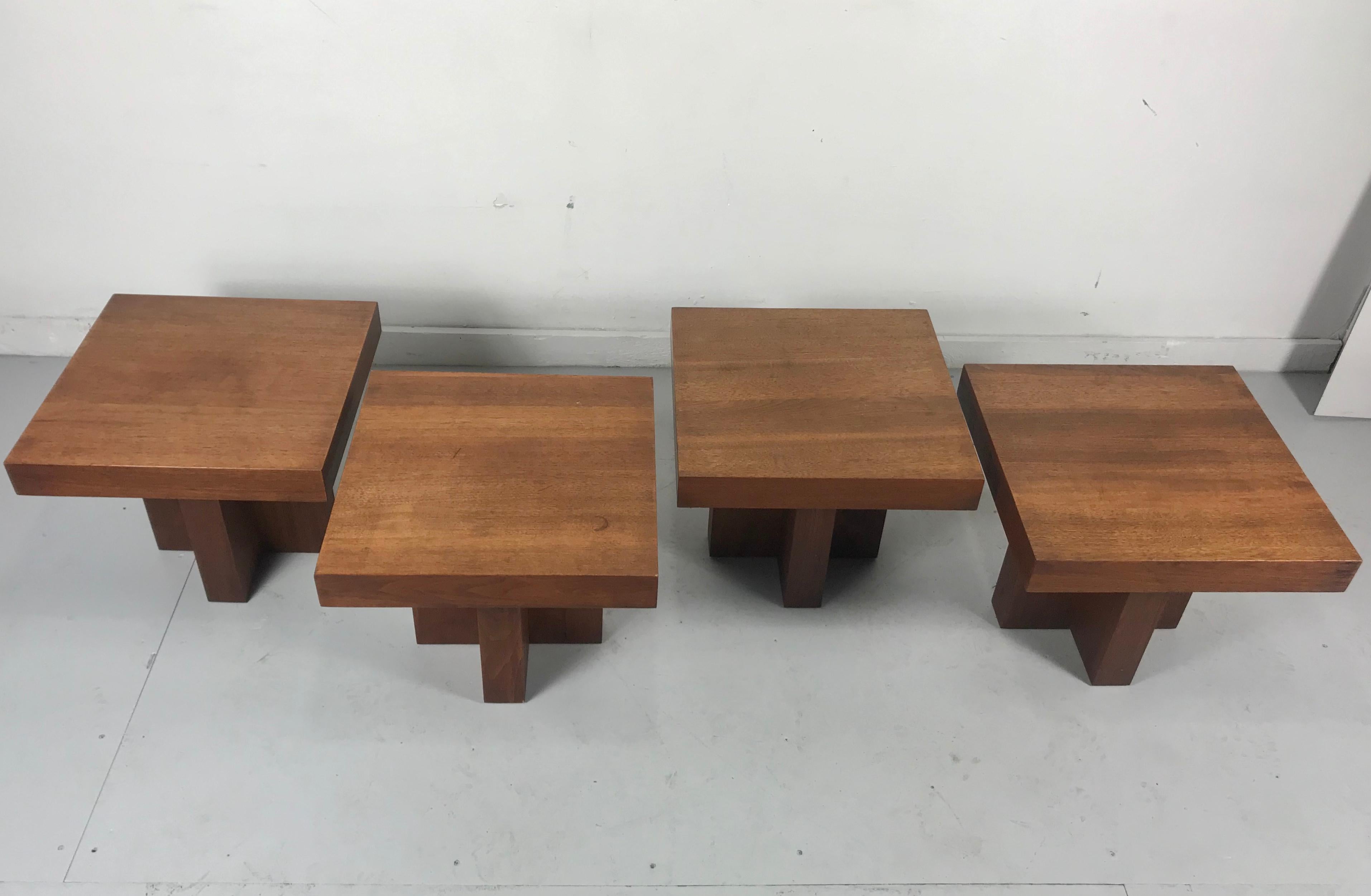 Milo Baughman Style 'Cruciform' End Tables, Architectural Modernist Design In Good Condition In Buffalo, NY