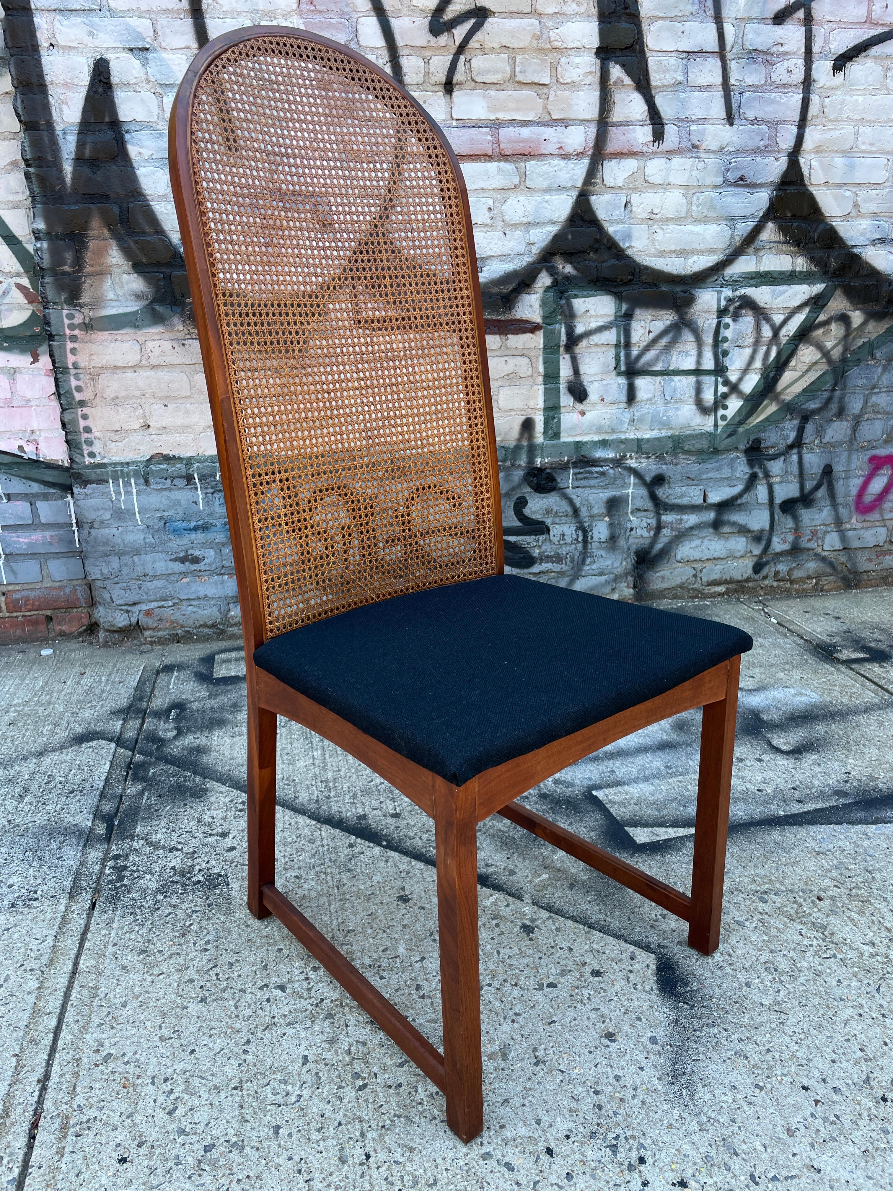 Milo Baughman Curved Cane Back Dining Chair In Good Condition In BROOKLYN, NY
