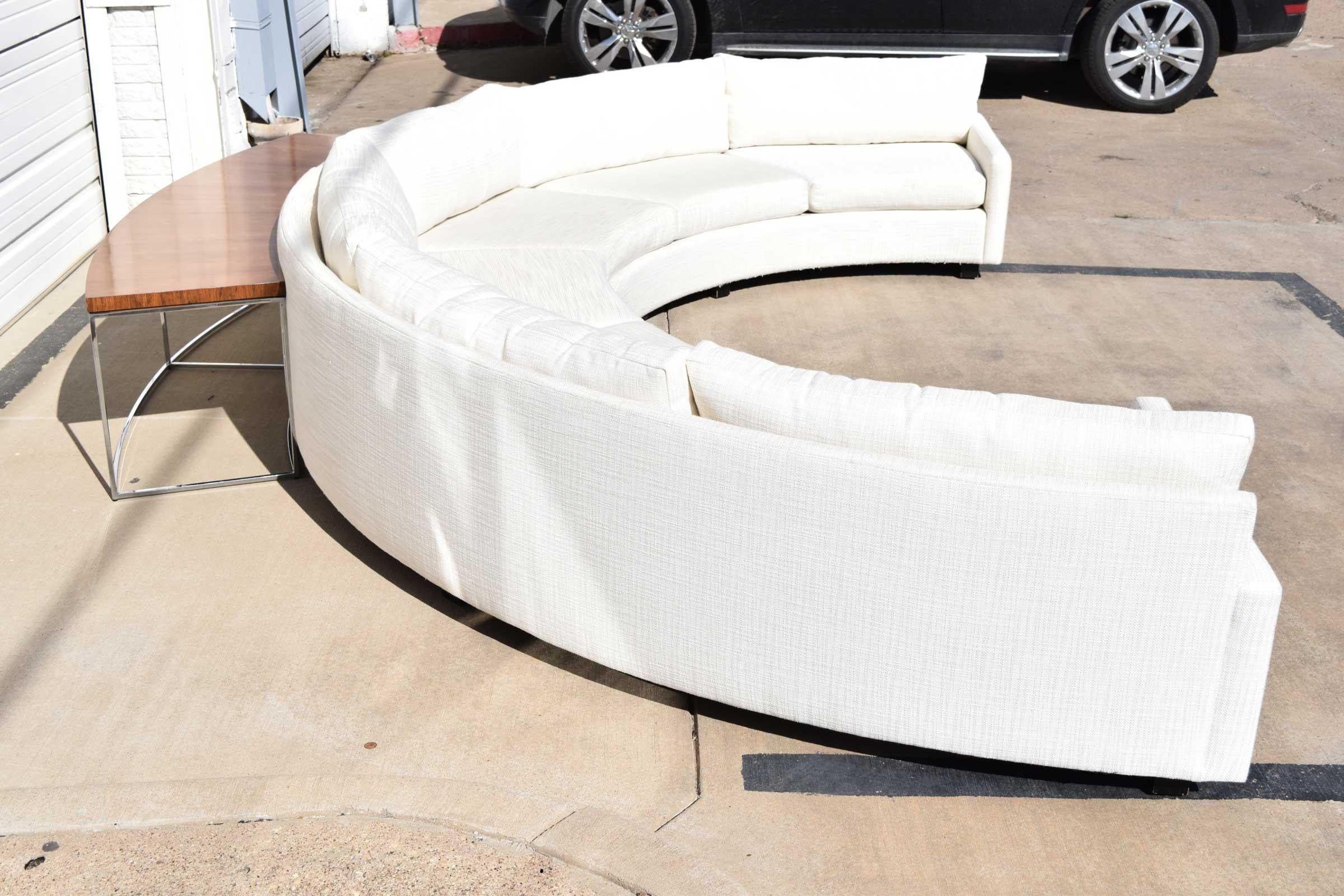20th Century Milo Baughman Curved Sectional in White Woven Fabric