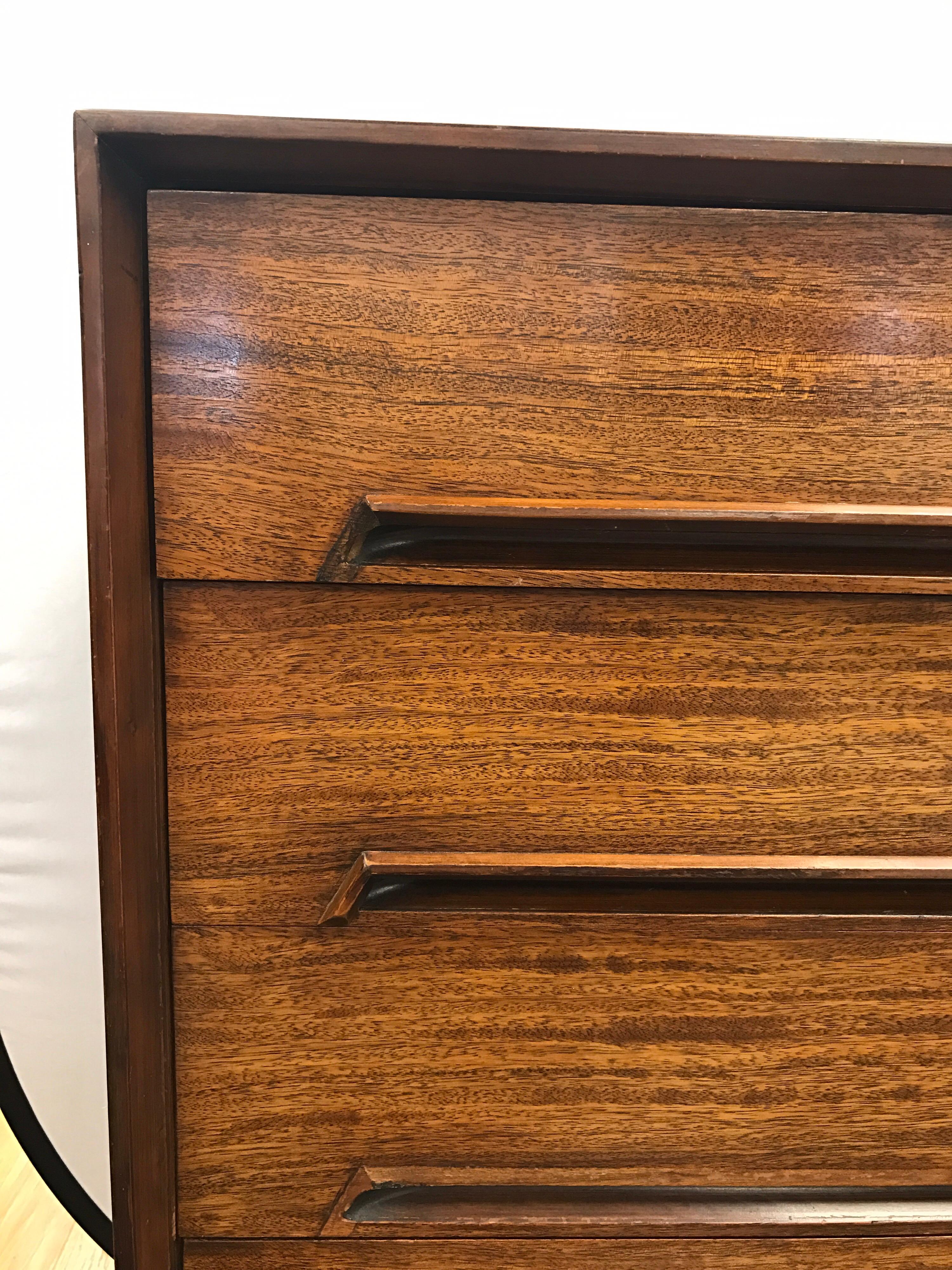Milo Baughman Designed Drexel Perspective Five-Drawer Mahogany Chest Dresser In Excellent Condition In West Hartford, CT