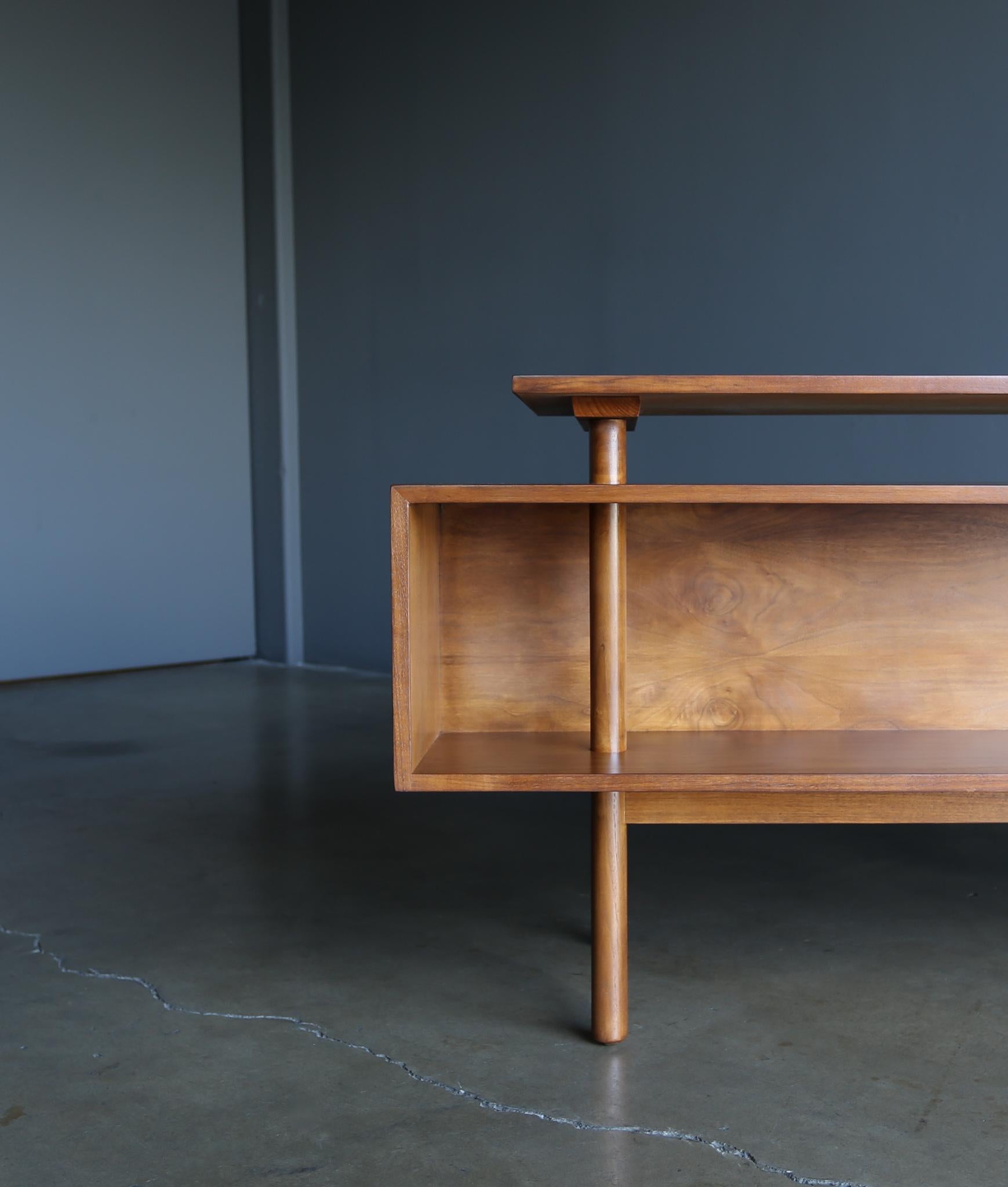 Milo Baughman Desk for Glenn of California,  circa 1955 5