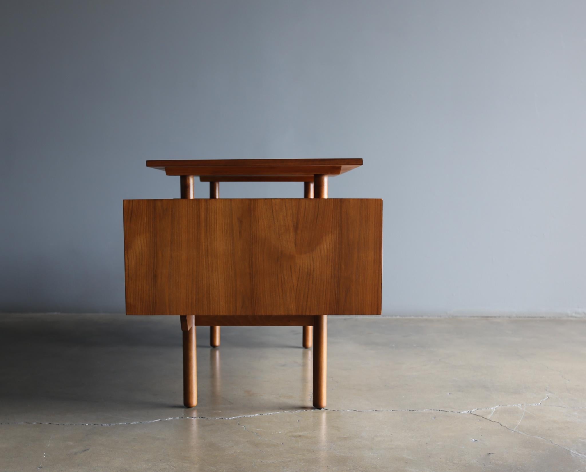 Milo Baughman Desk for Glenn of California,  circa 1955 12