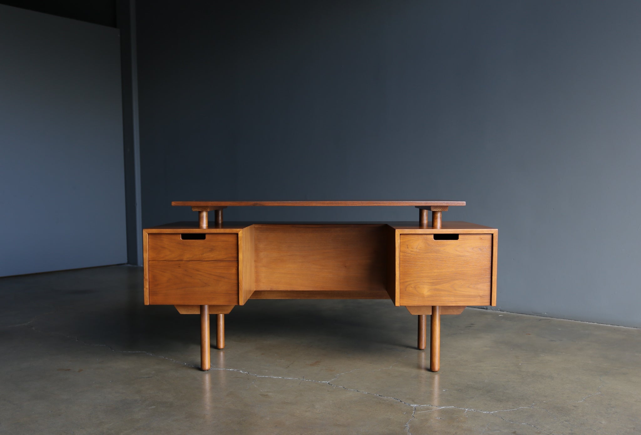 Milo Baughman Desk model 1625 for Glenn of California,  circa 1955.  This piece has been professionally restored. 