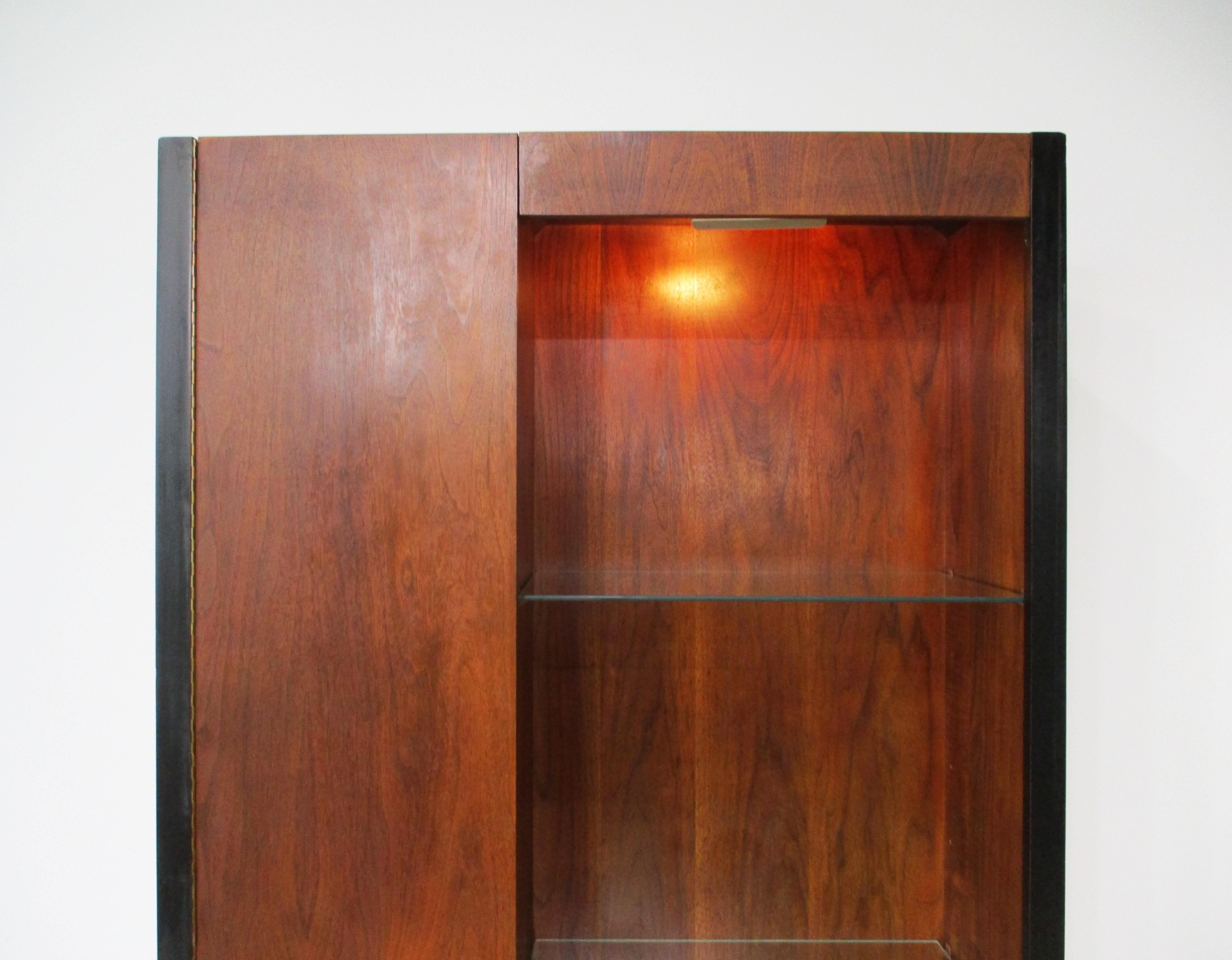 Milo Baughman Directional Styled Walnut Cabinet / Bookcase in vendita 1