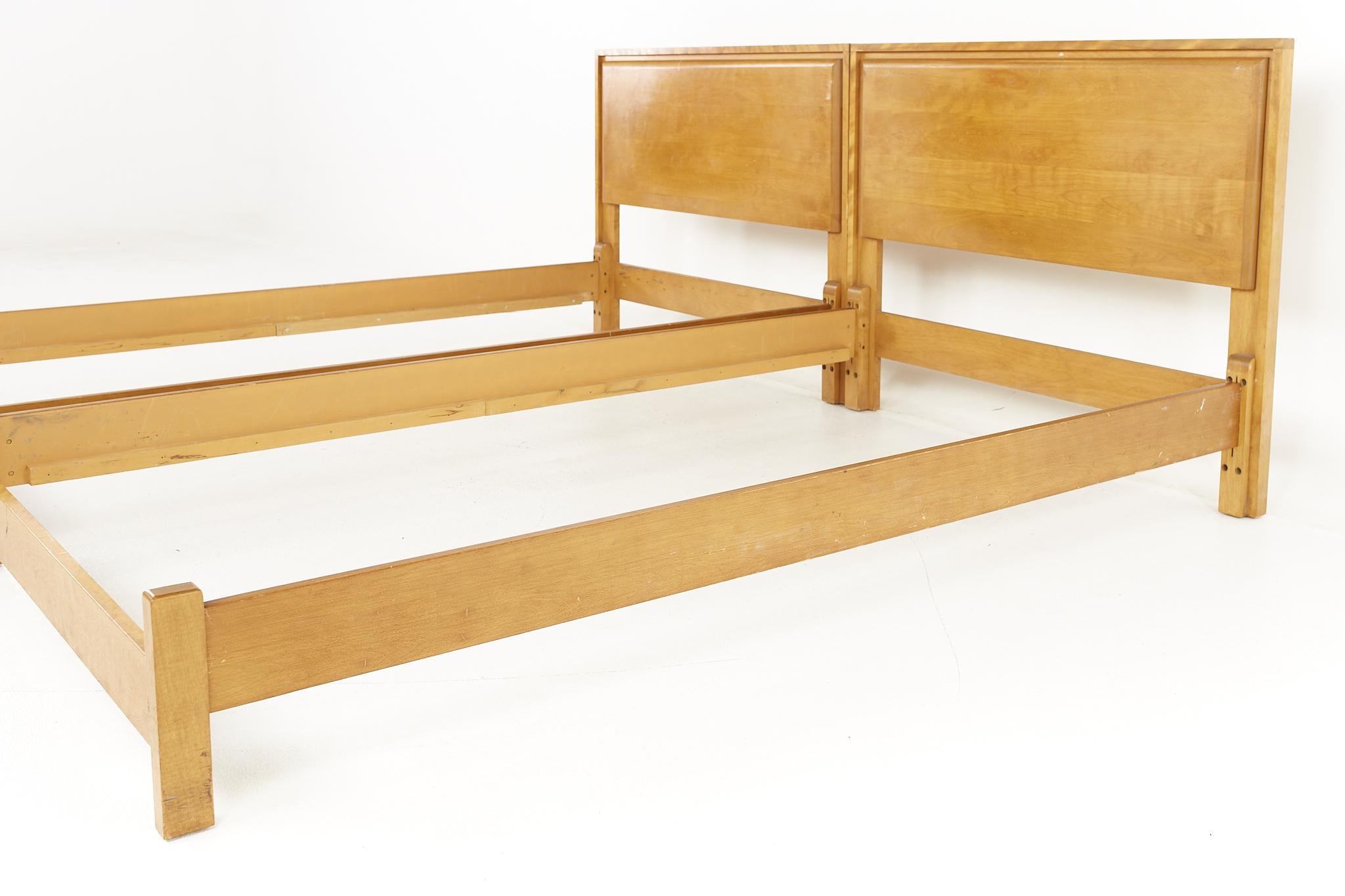 Conant Ball Mid Century Two Twin or King Headboard Bed In Good Condition In Countryside, IL