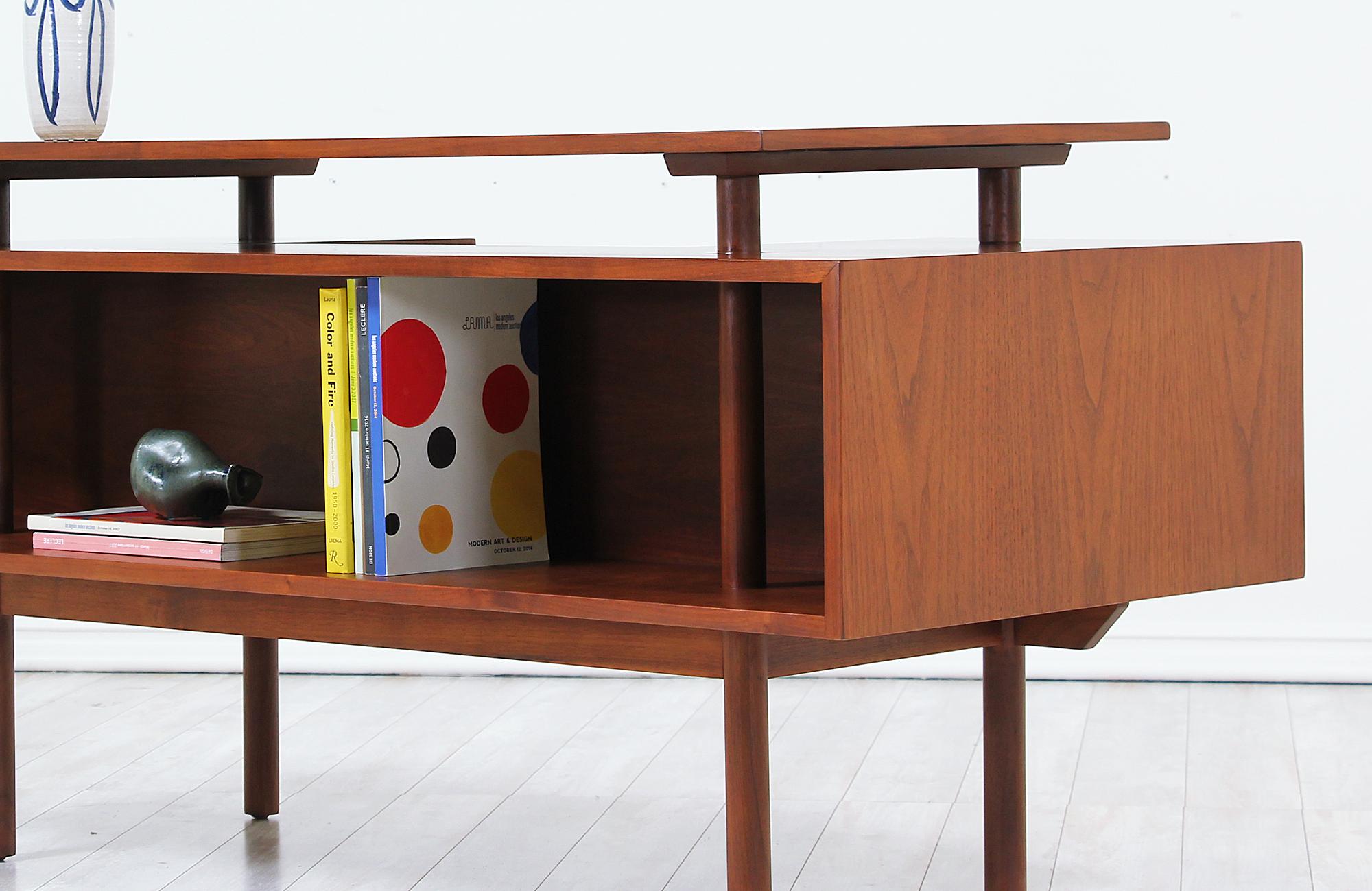 Milo Baughman Floating-Top Desk with Bookshelf for Glenn of California 1