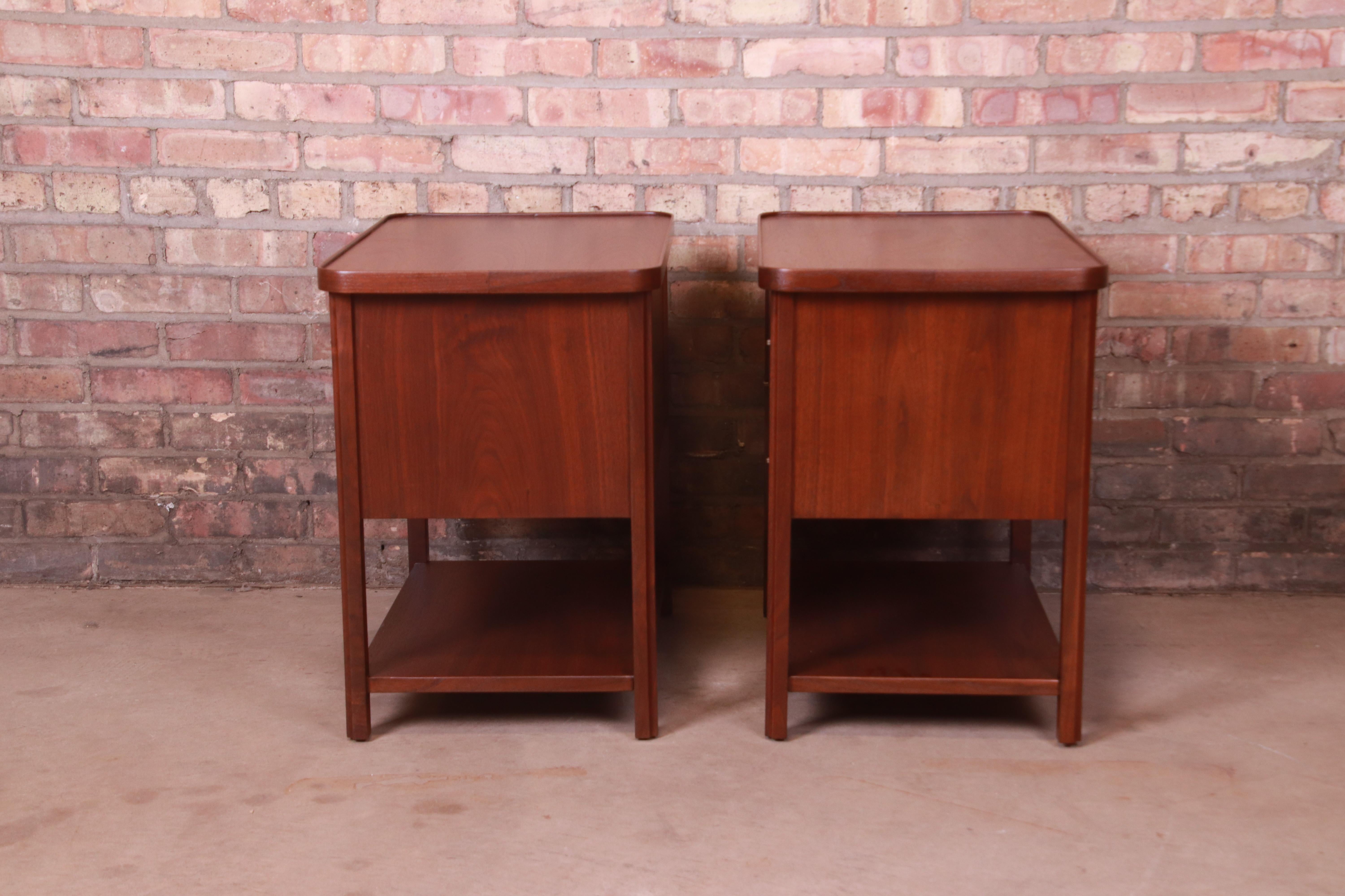 Jack Cartwright for Founders Mid-Century Modern Walnut Nightstands, Refinished 5