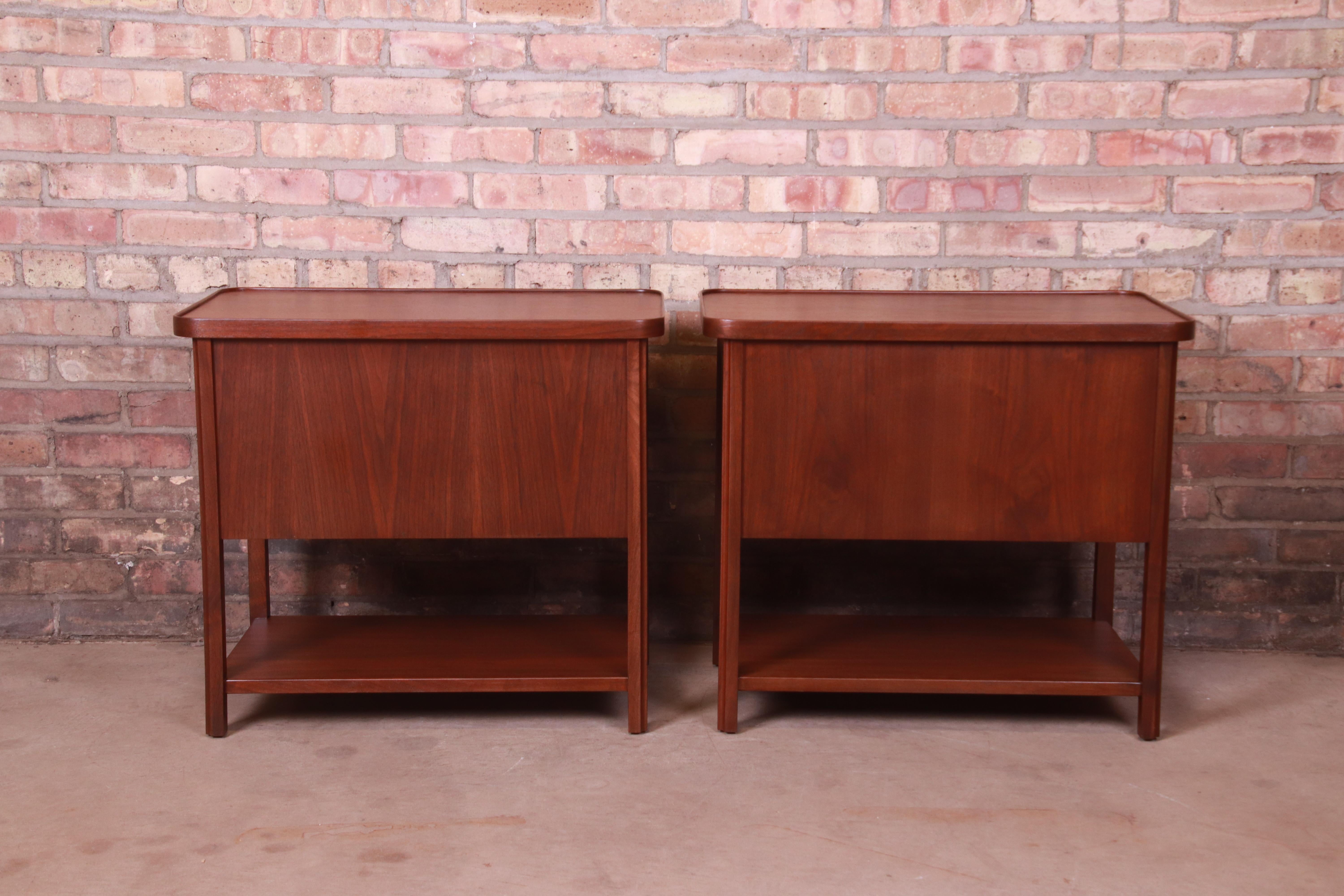 Jack Cartwright for Founders Mid-Century Modern Walnut Nightstands, Refinished 6