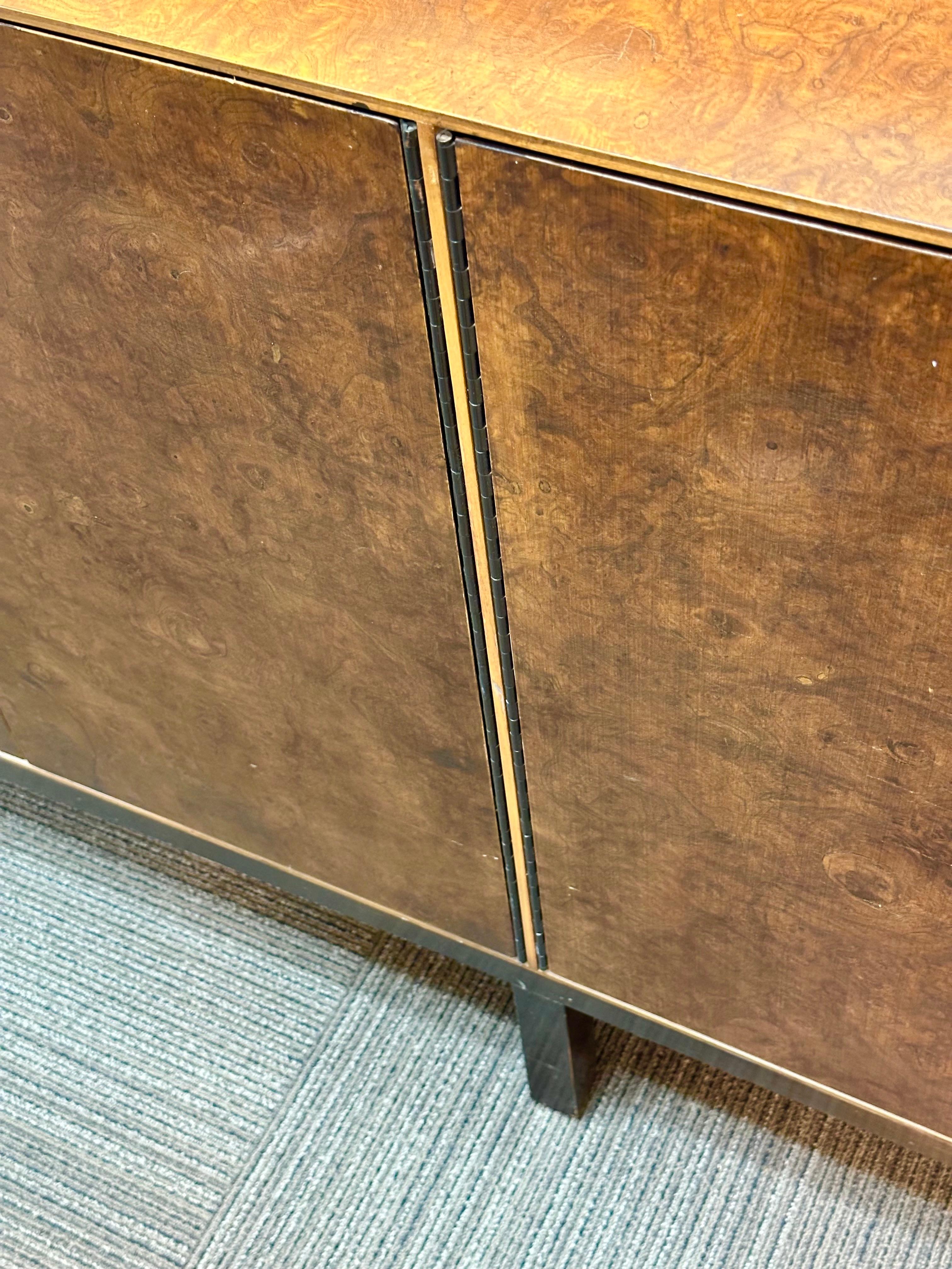 Milo Baughman for Directional Burled Walnut Sideboard or Credenza In Good Condition For Sale In Skokie, IL