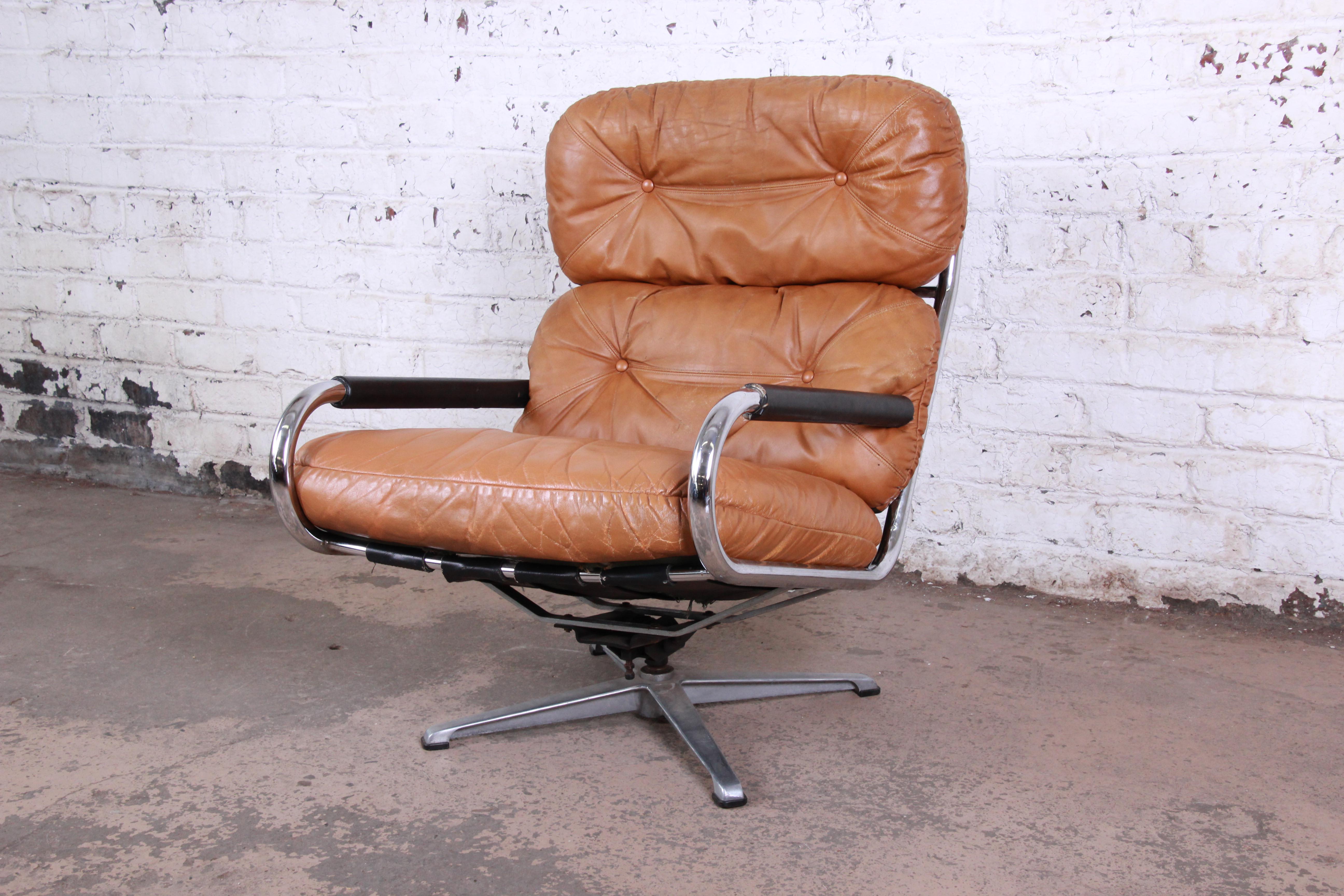 Mid-Century Modern Directional Chrome and Leather Swivel Lounge Chair