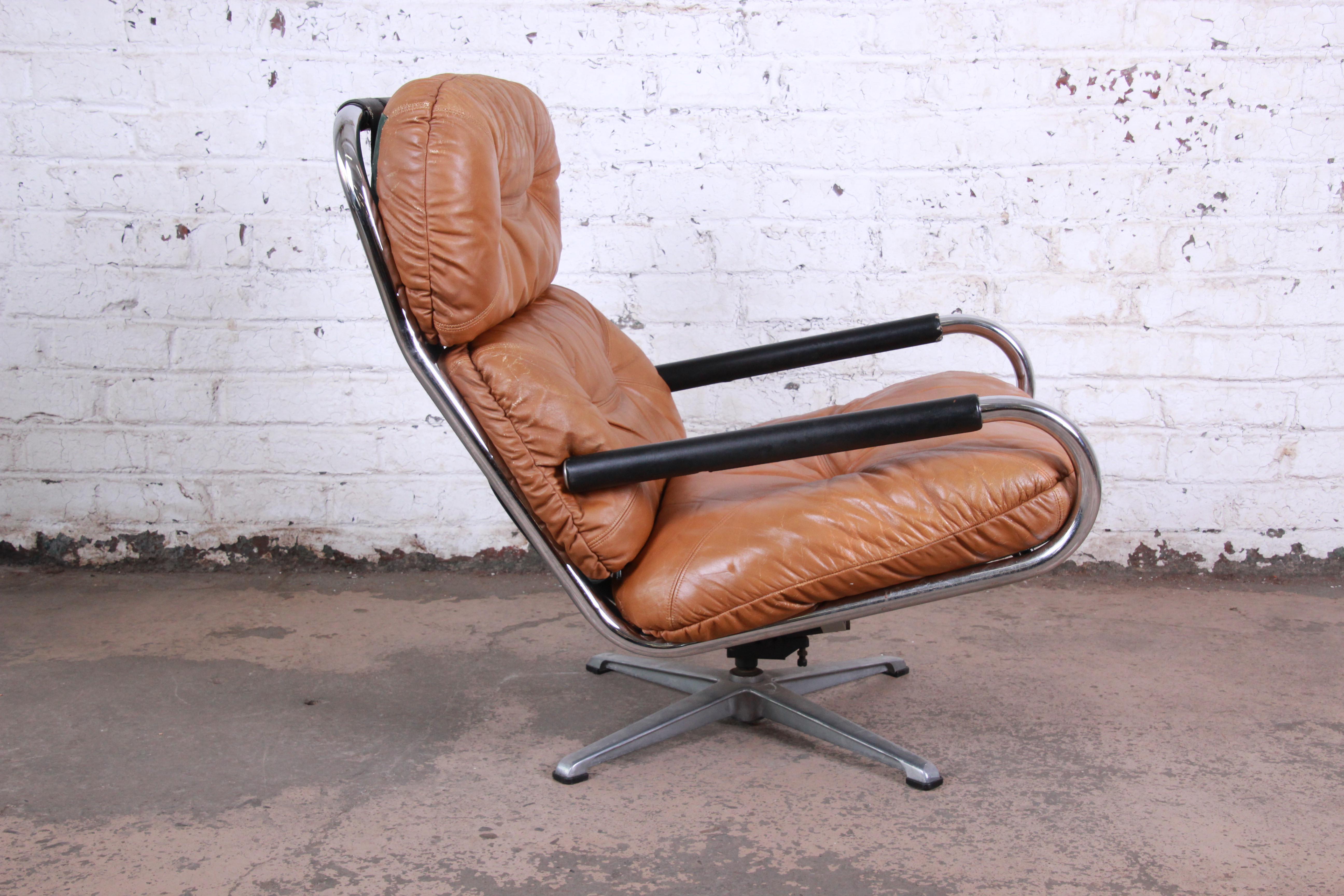 20th Century Directional Chrome and Leather Swivel Lounge Chair