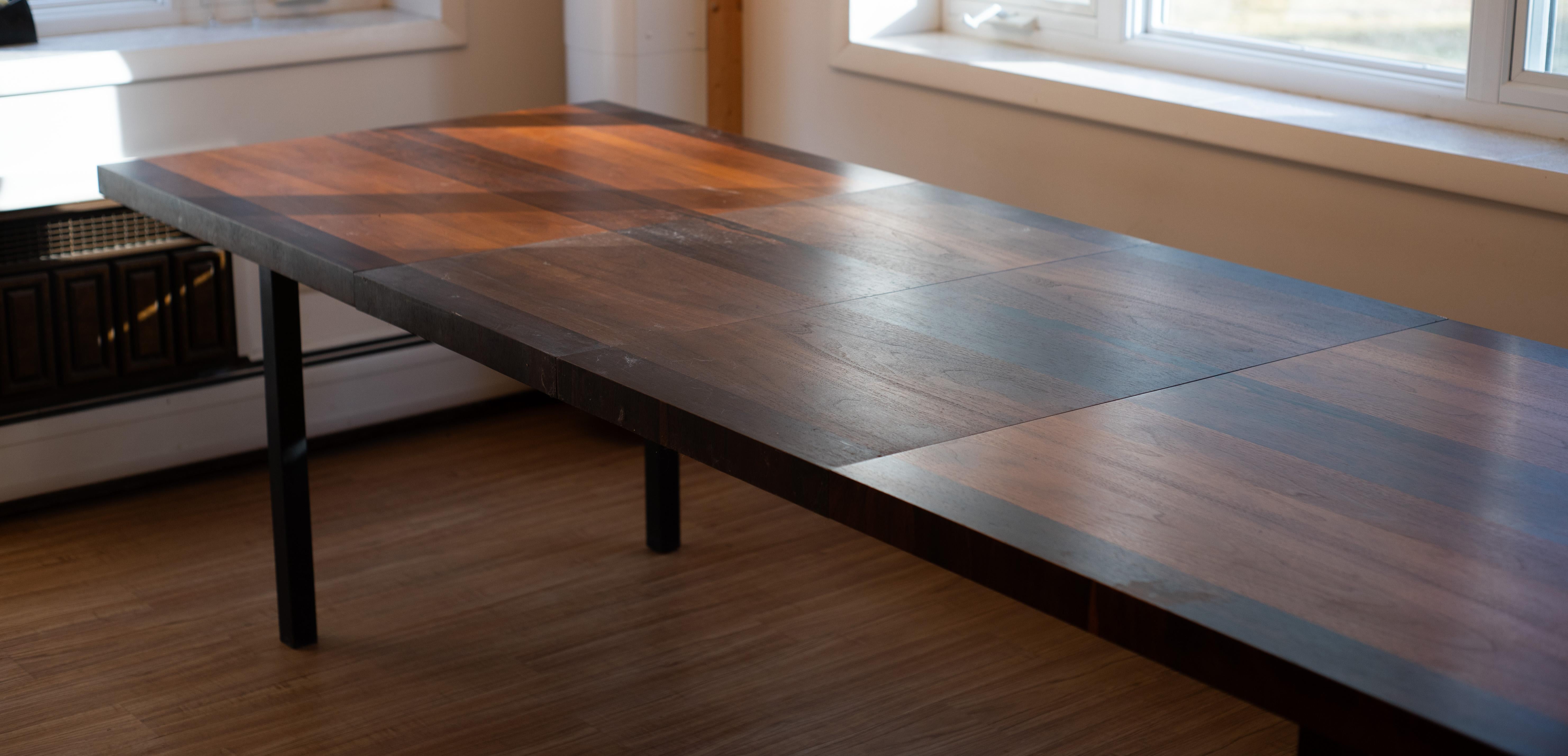 Mesa de comedor Milo Baughman para Directional en nogal, palisandro y fresno con 2 tableros en venta 3