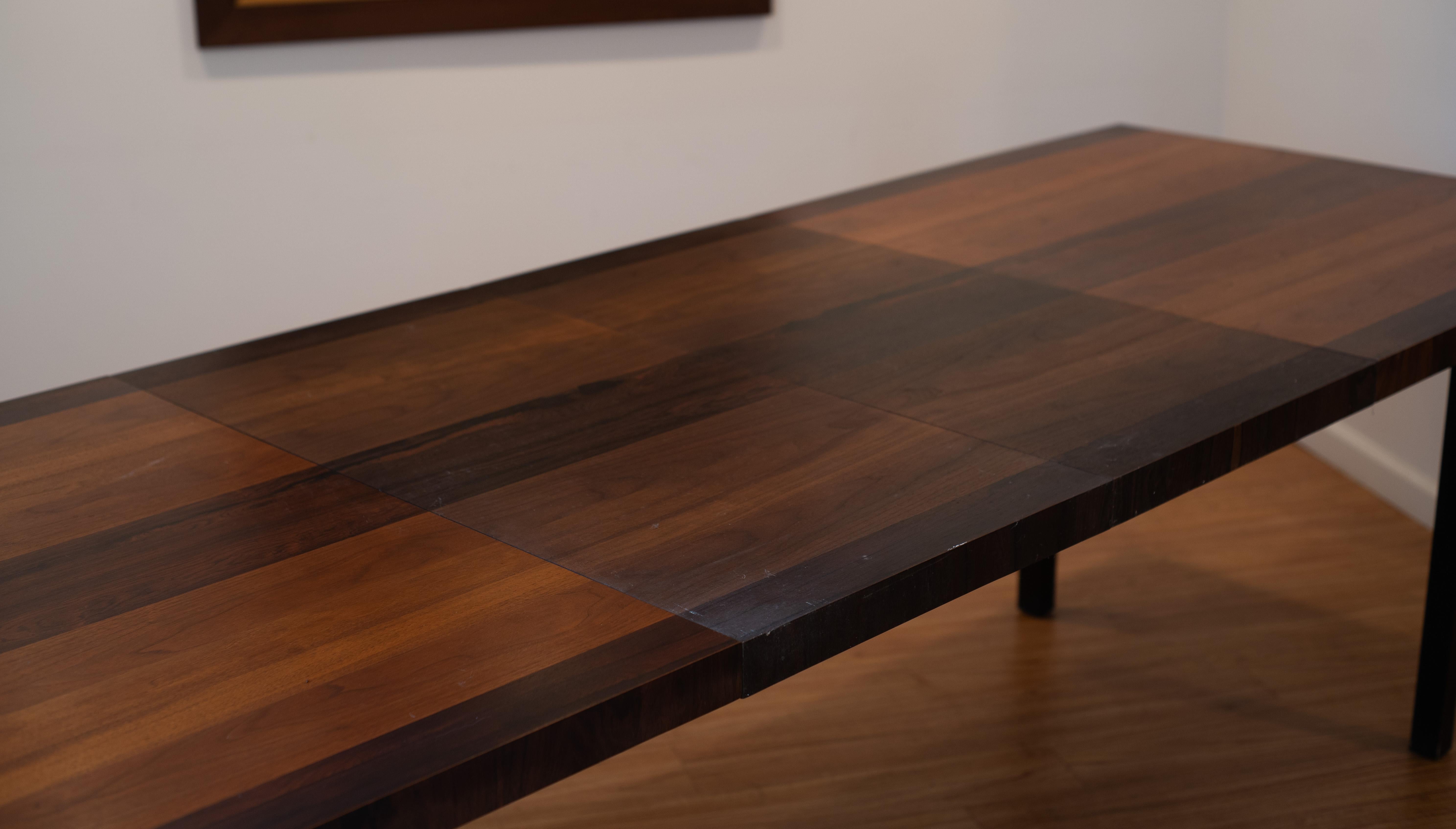 Mesa de comedor Milo Baughman para Directional en nogal, palisandro y fresno con 2 tableros en venta 6