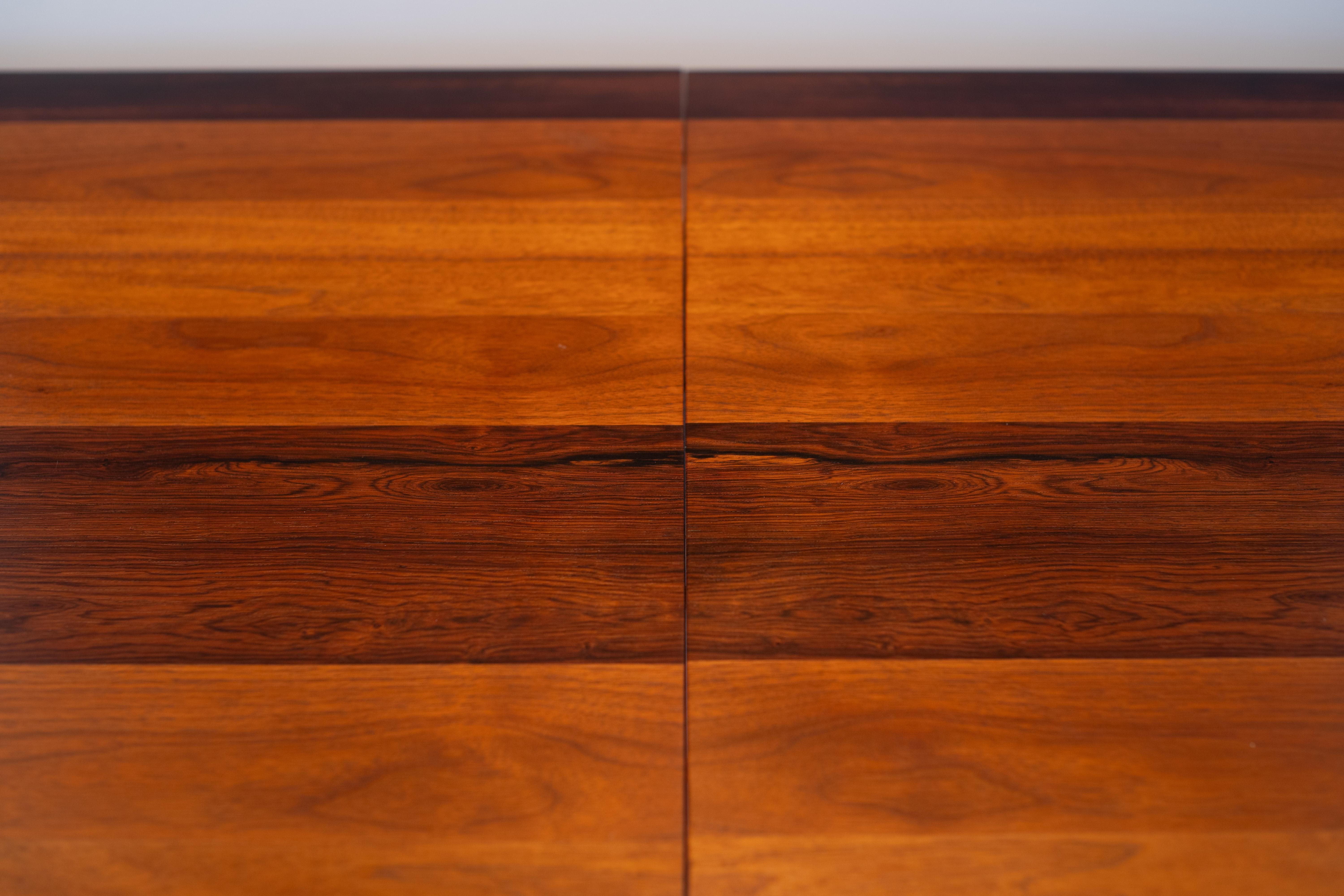 Mesa de comedor Milo Baughman para Directional en nogal, palisandro y fresno con 2 tableros Madera dura en venta