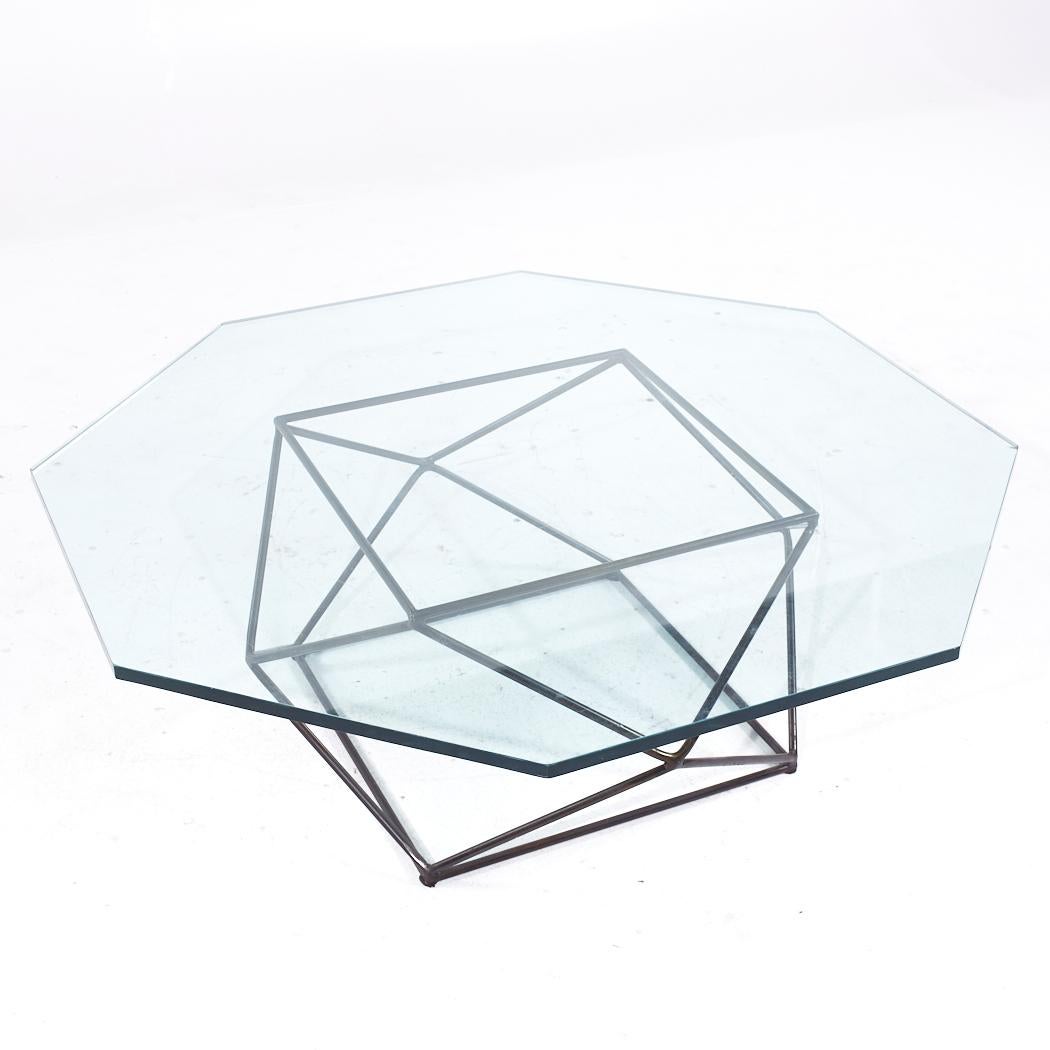 Table basse géométrique en bronze et verre Milo Baughman pour Directional MCM en vente 1
