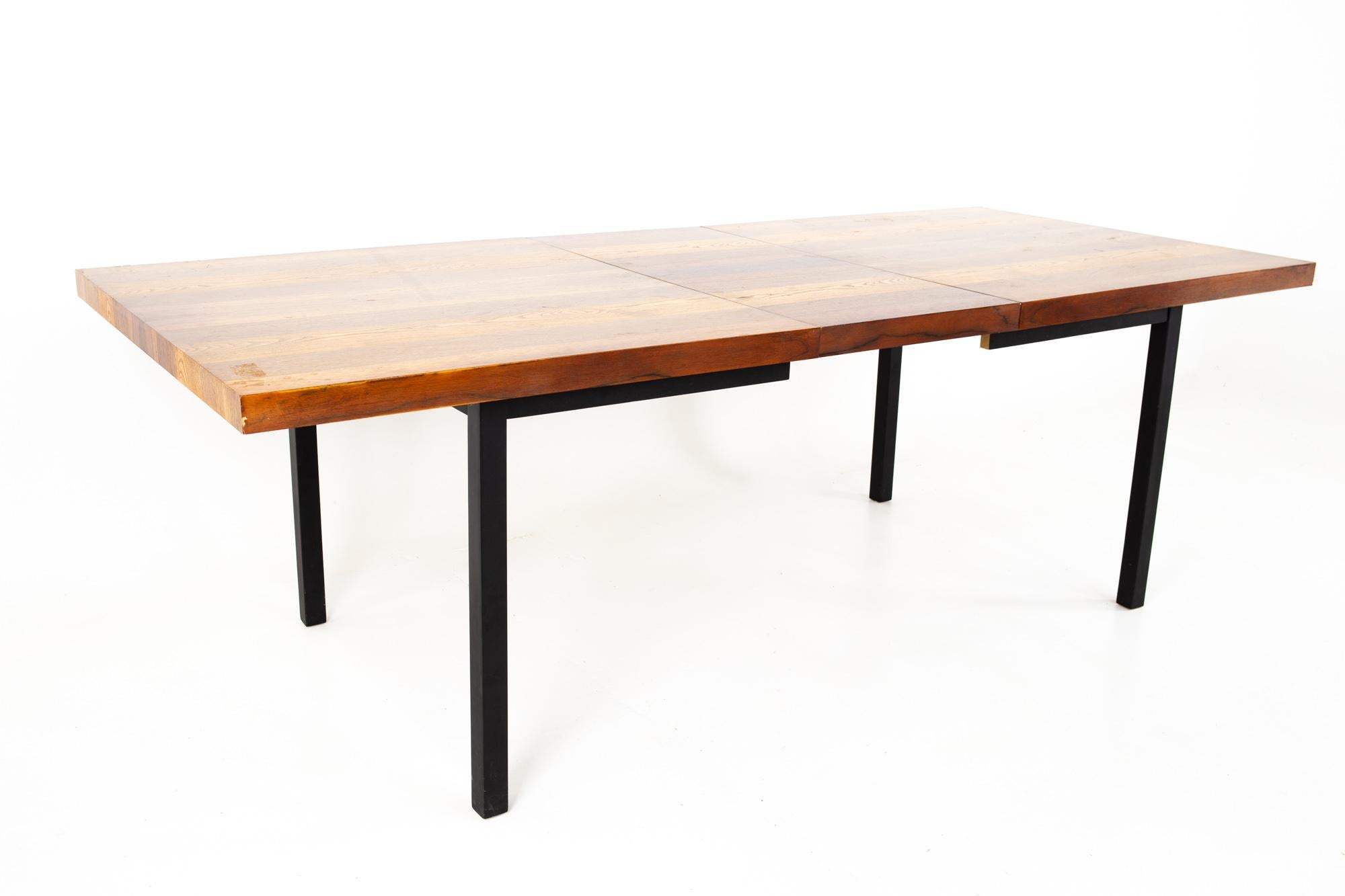 Milo Baughman for Directional MCM Rosewood Walnut and Oak Parsons Dining Table In Good Condition In Countryside, IL