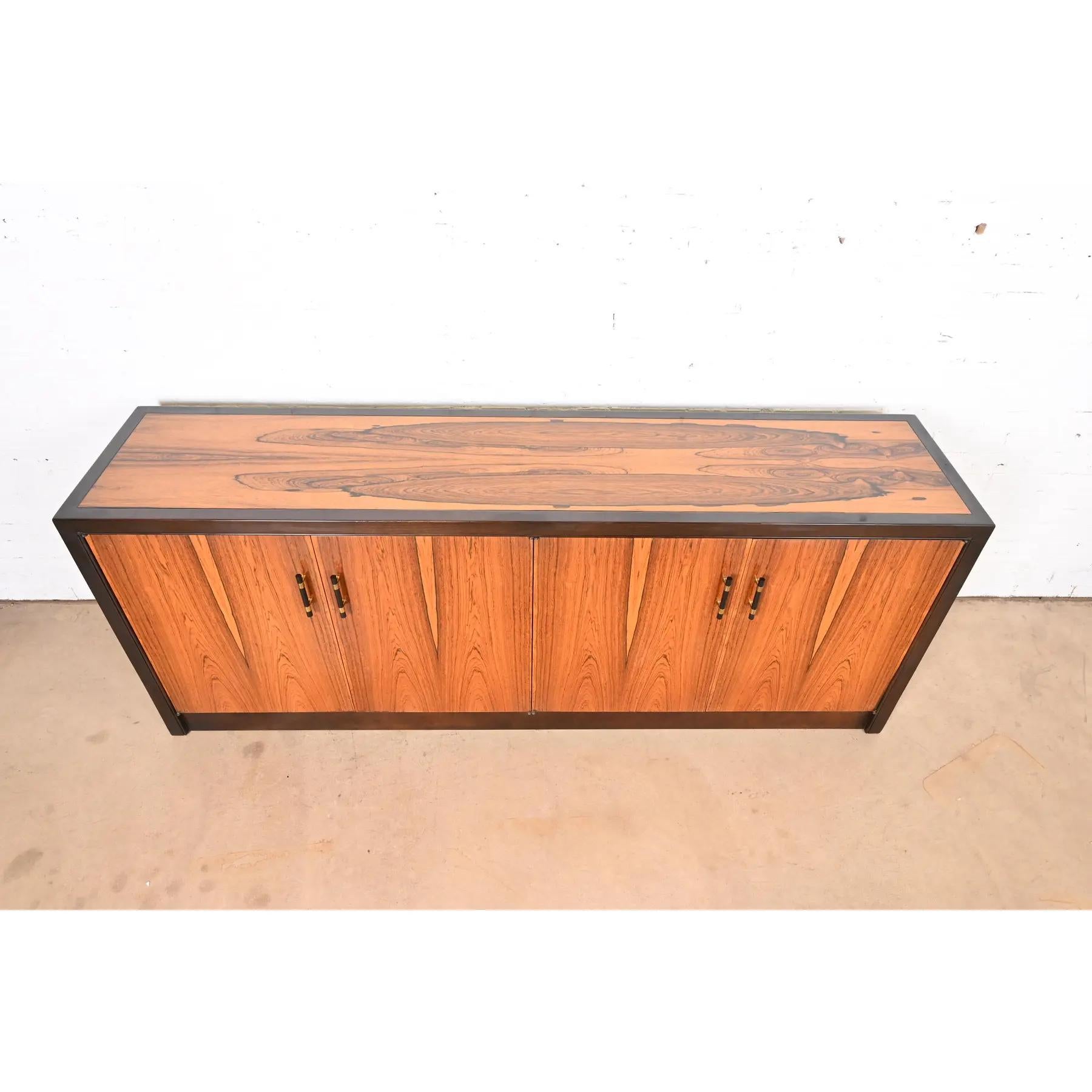 Milo Baughman for Directional Mid-Century Modern Rosewood and Walnut Sideboard 4