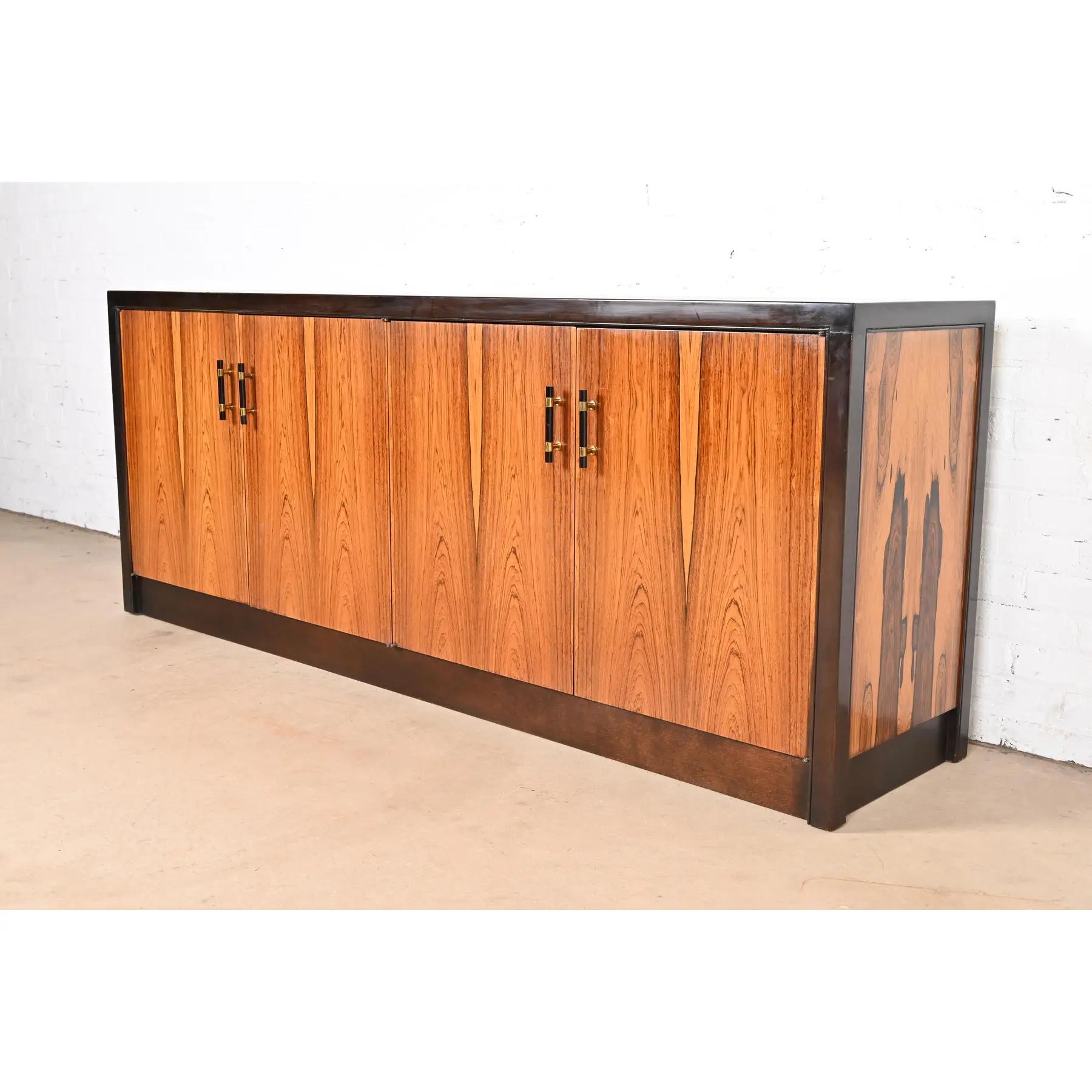 American Milo Baughman for Directional Mid-Century Modern Rosewood and Walnut Sideboard