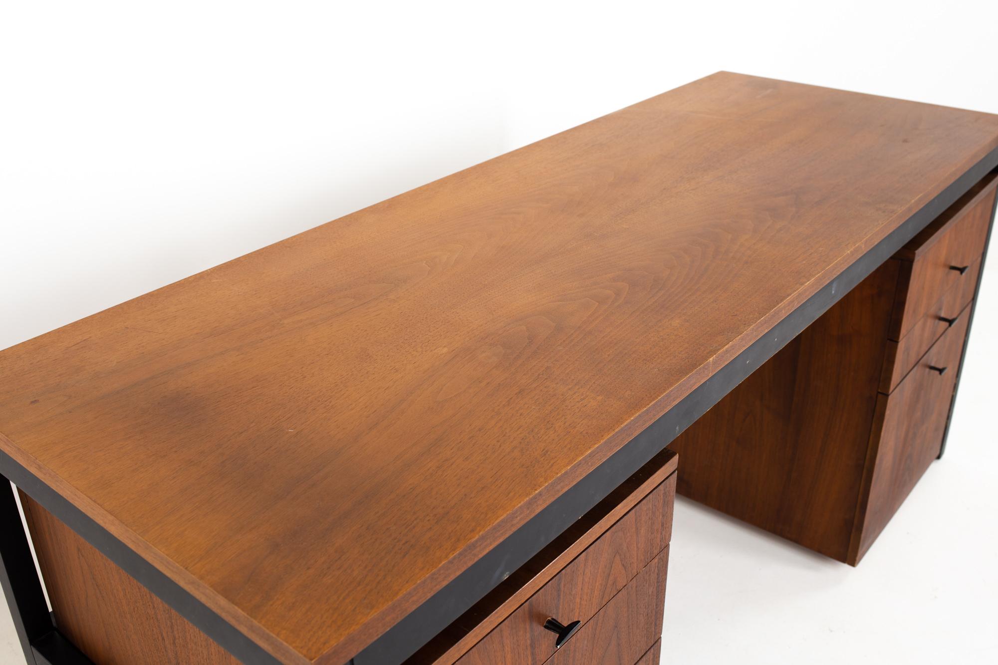 Milo Baughman for Directional Mid Century Parsons Writing Desk with Modular File In Good Condition In Countryside, IL