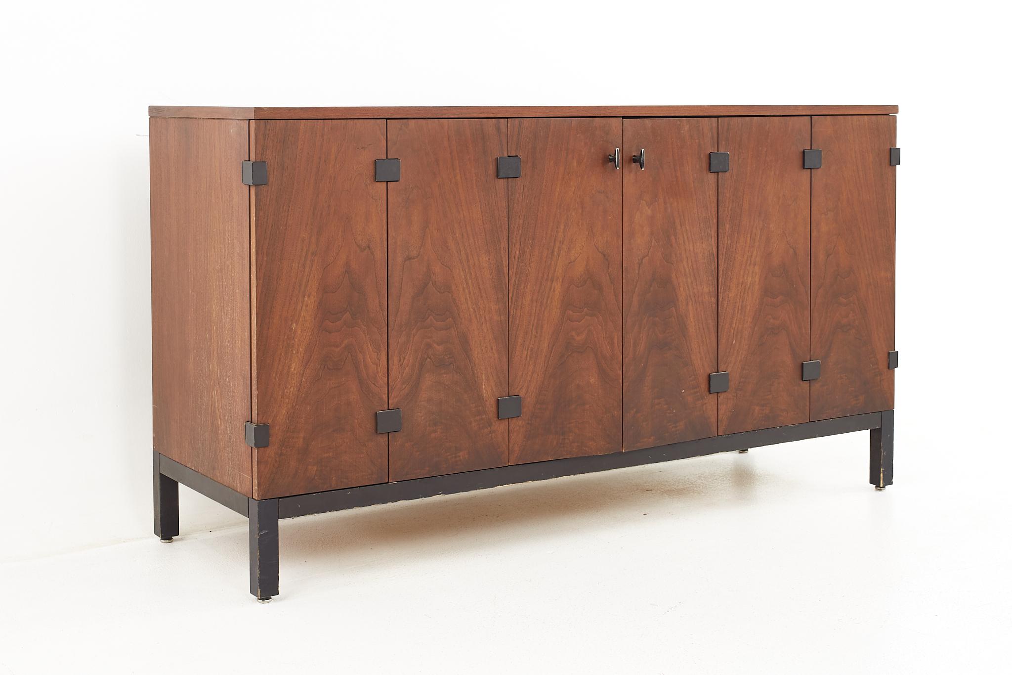 Milo Baughman for Directional Mid Century Sideboard Credenza Buffet and Hutch 5