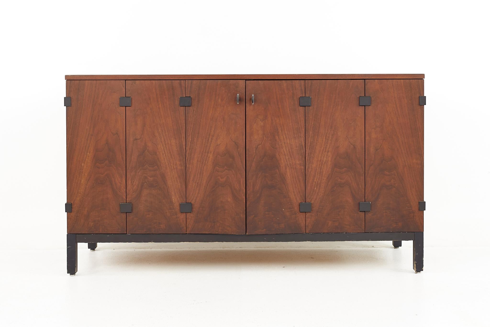 Milo Baughman for Directional Mid Century Sideboard Credenza Buffet and Hutch 6