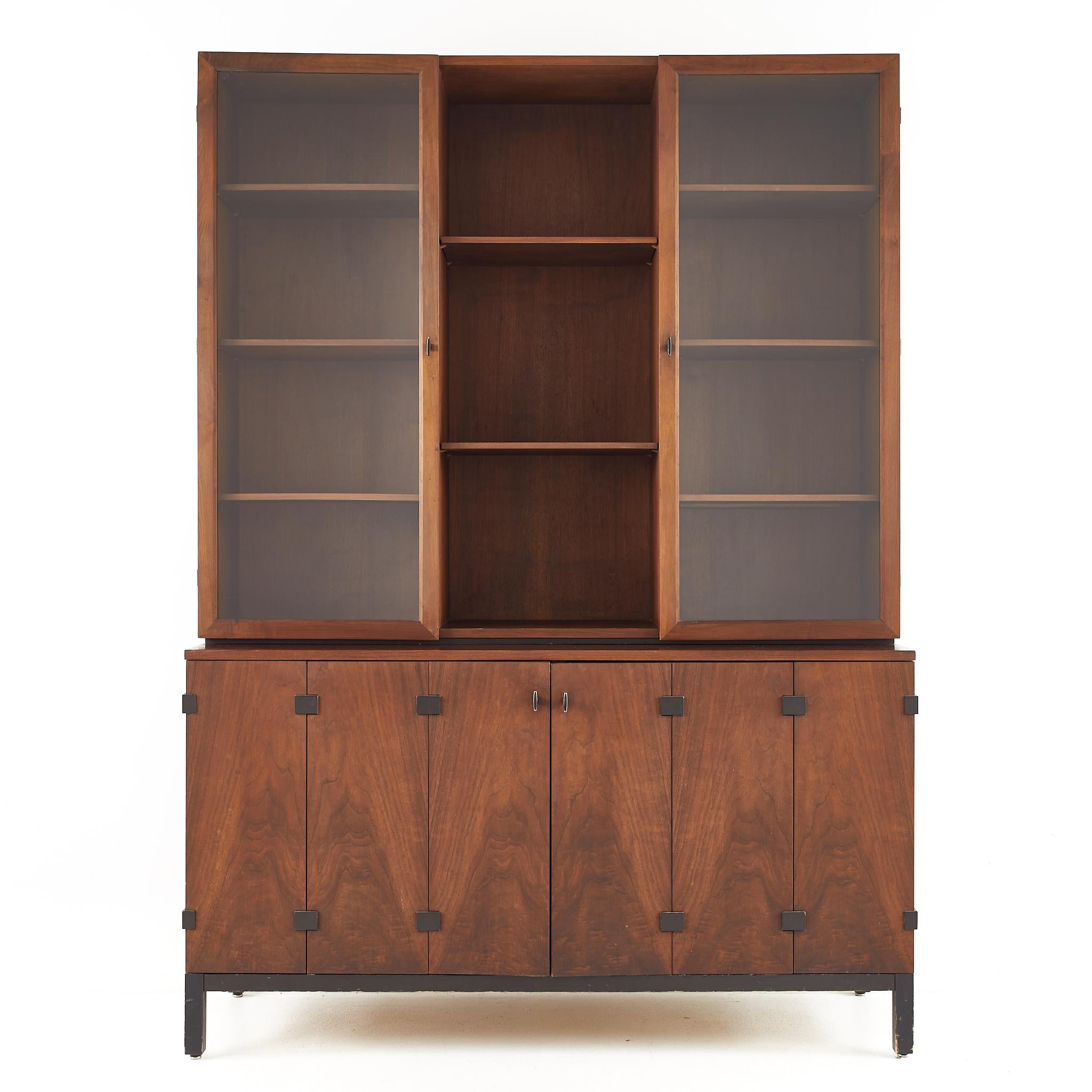 Milo Baughman for Directional mid century sideboard credenza buffet and hutch

The credenza measures: 54.25 wide x 18.25 deep x 30 inches high
The hutch measures: 54.25 wide x 13 deep x 45 inches high (with a combined height of 75 inches)

All