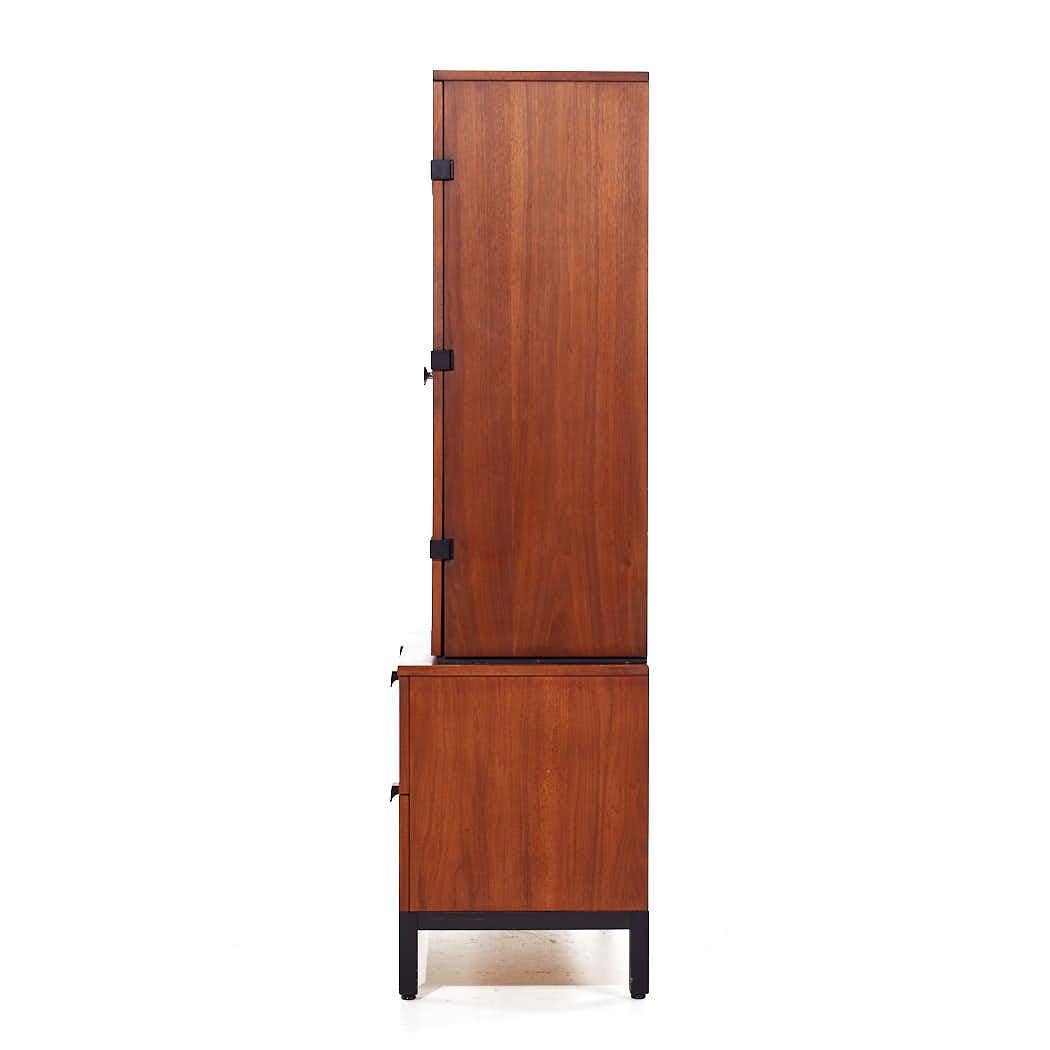 Milo Baughman for Directional Mid Century Walnut Armoire Wardrobe In Good Condition For Sale In Countryside, IL