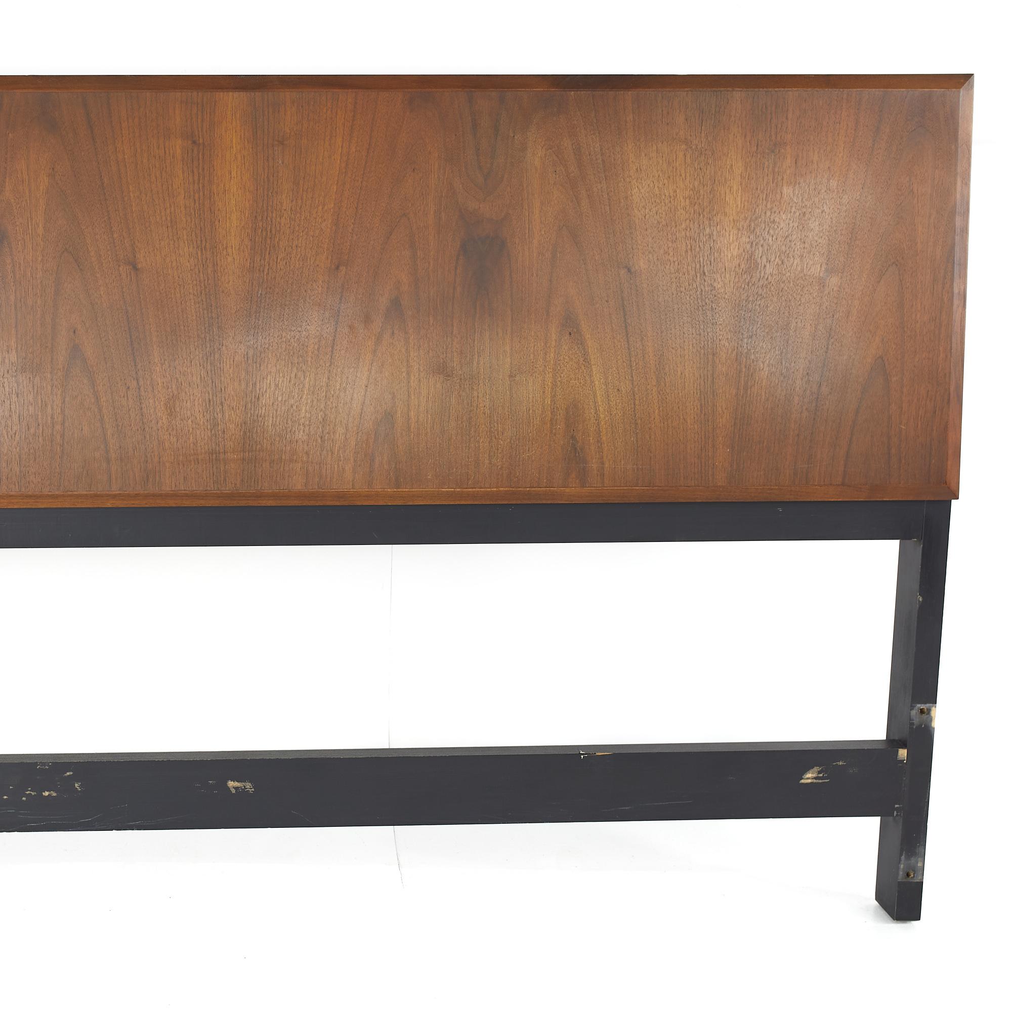 Milo Baughman for Directional Mid Century Walnut King Headboard In Good Condition In Countryside, IL