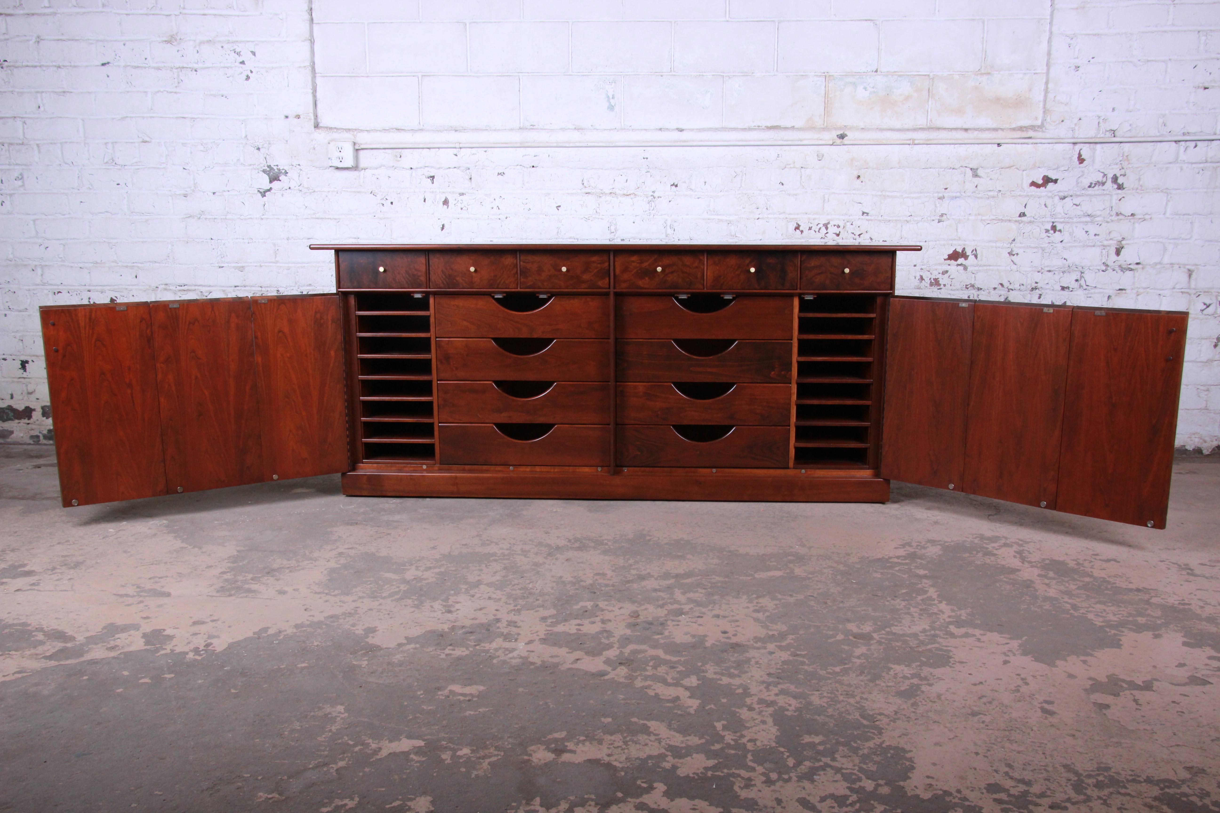 Milo Baughman for Directional Monumental His and Hers Dresser, 1960s In Good Condition In South Bend, IN