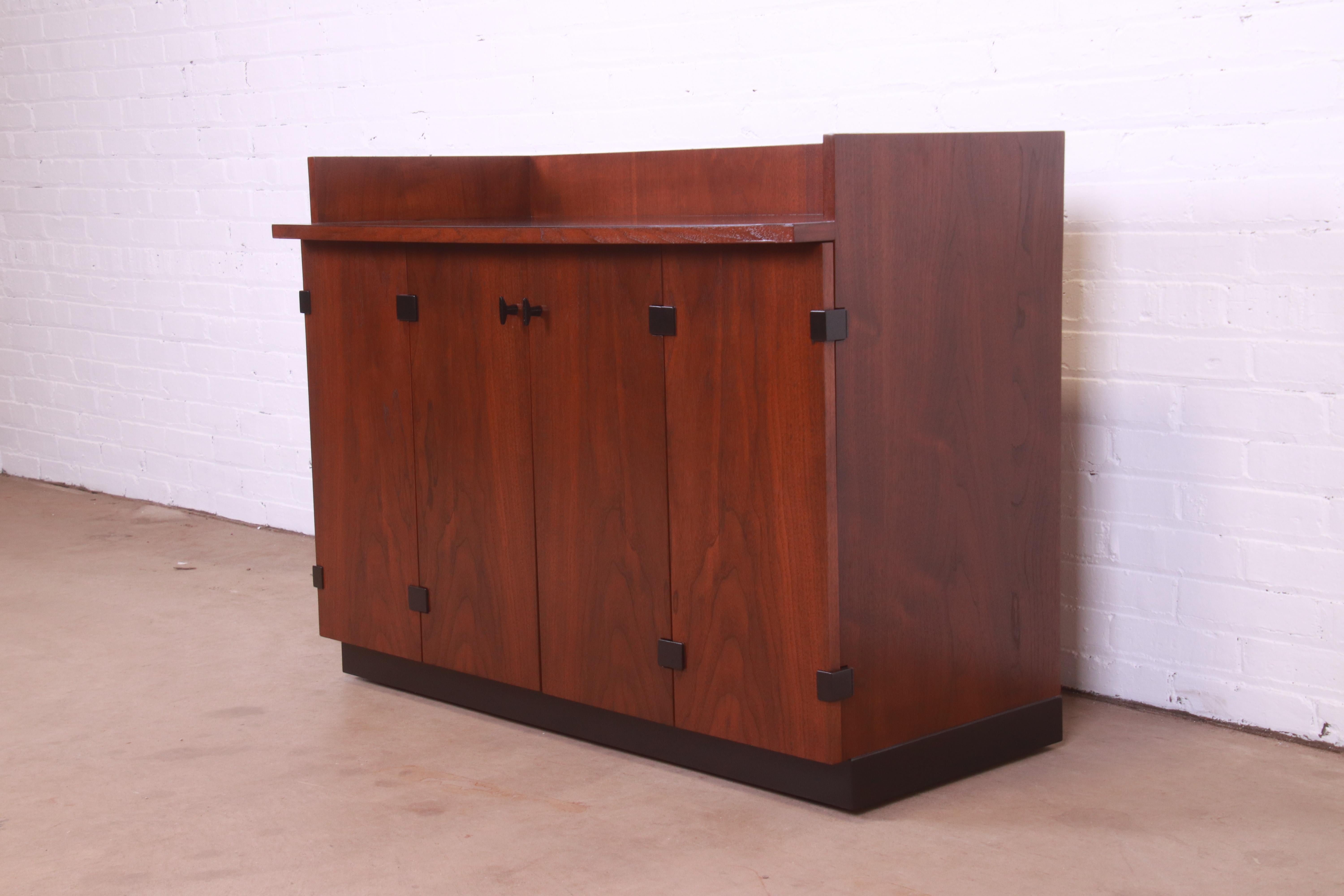 Milo Baughman for Directional Walnut and Ebonized Buffet Server or Bar Cabinet In Good Condition In South Bend, IN