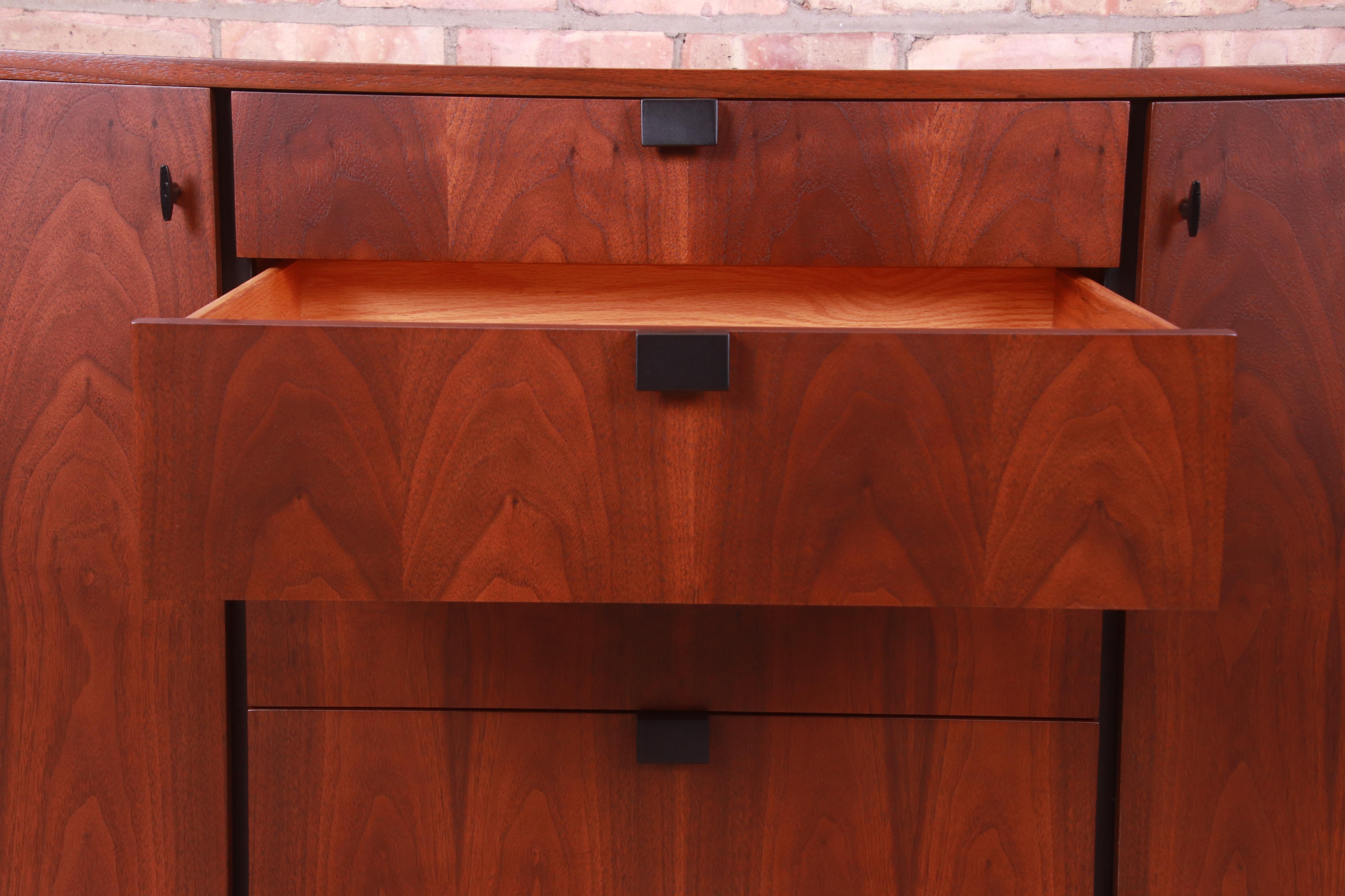 Milo Baughman for Directional Walnut and Ebonized Sideboard Credenza, Refinished 5