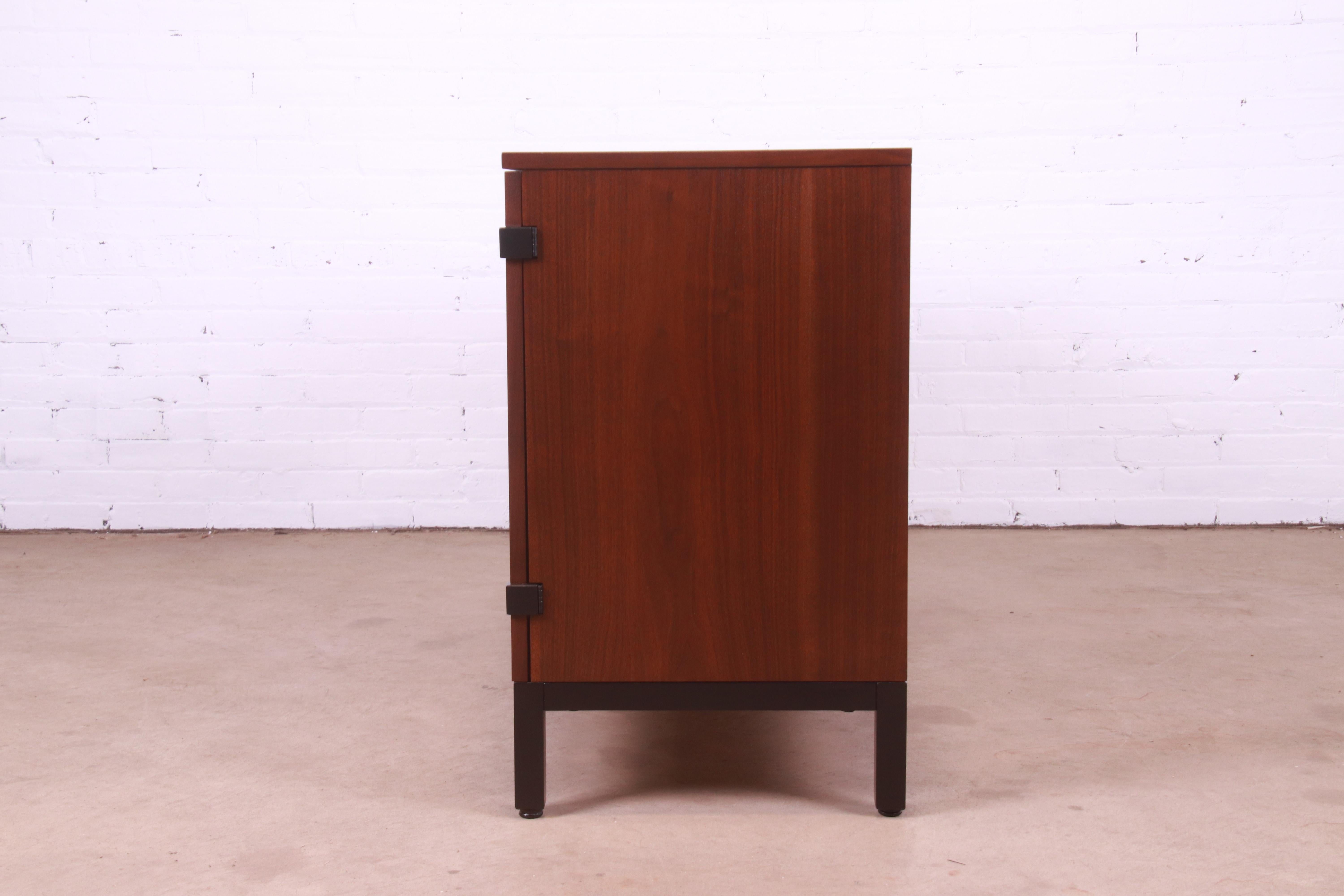 Milo Baughman for Directional Walnut and Ebonized Sideboard Credenza, Refinished 7