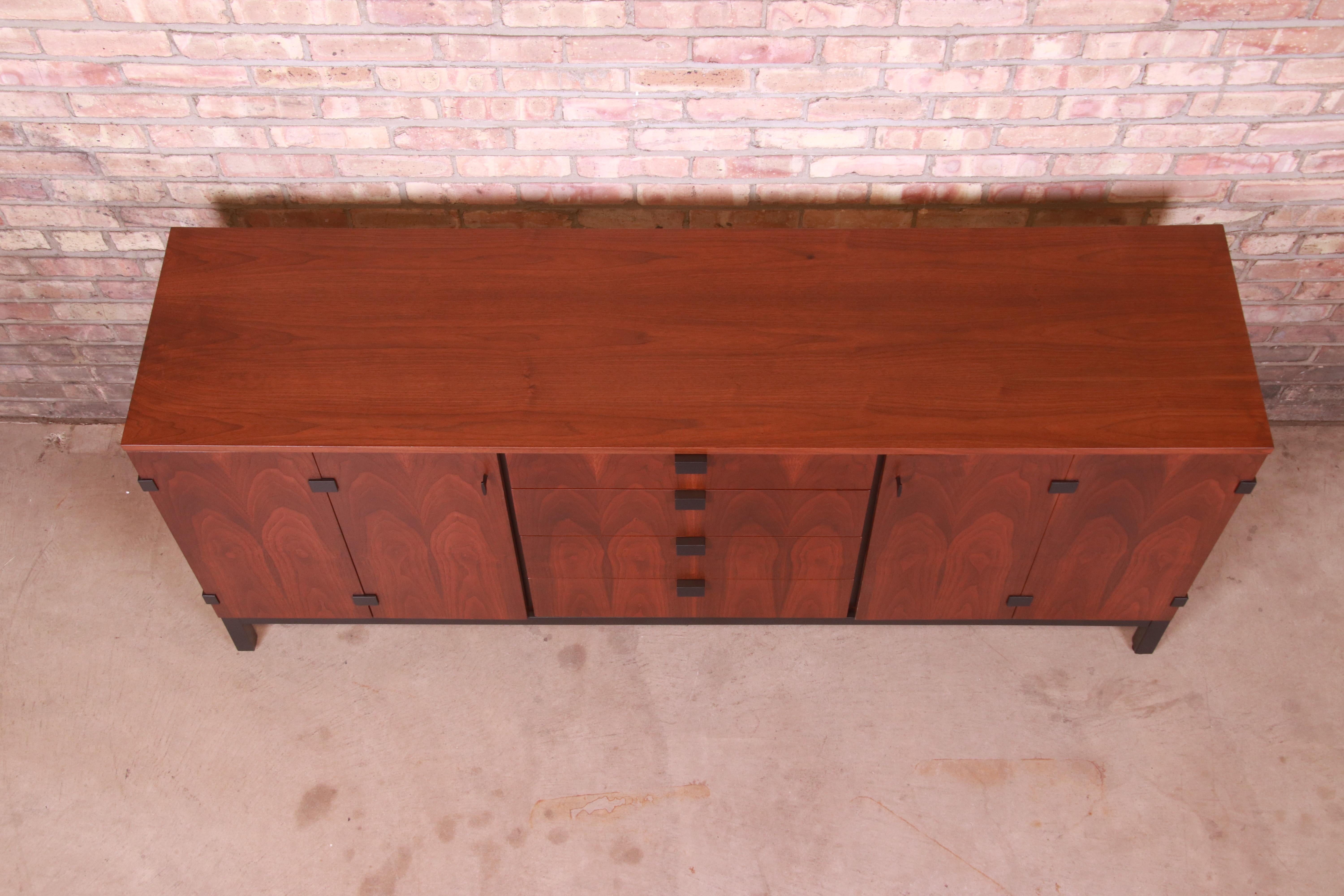 Milo Baughman for Directional Walnut and Ebonized Sideboard Credenza, Refinished 9