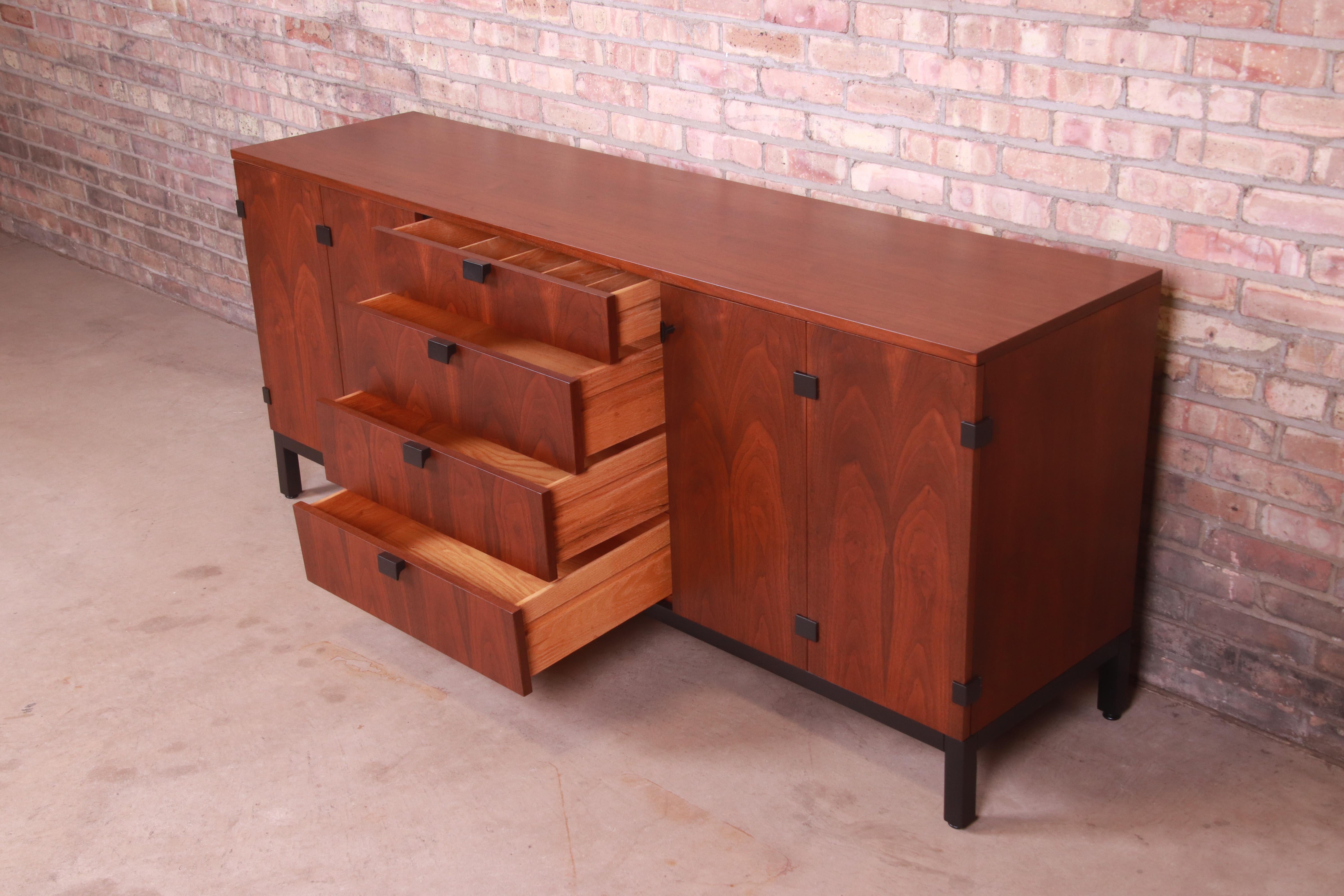Milo Baughman for Directional Walnut and Ebonized Sideboard Credenza, Refinished 3