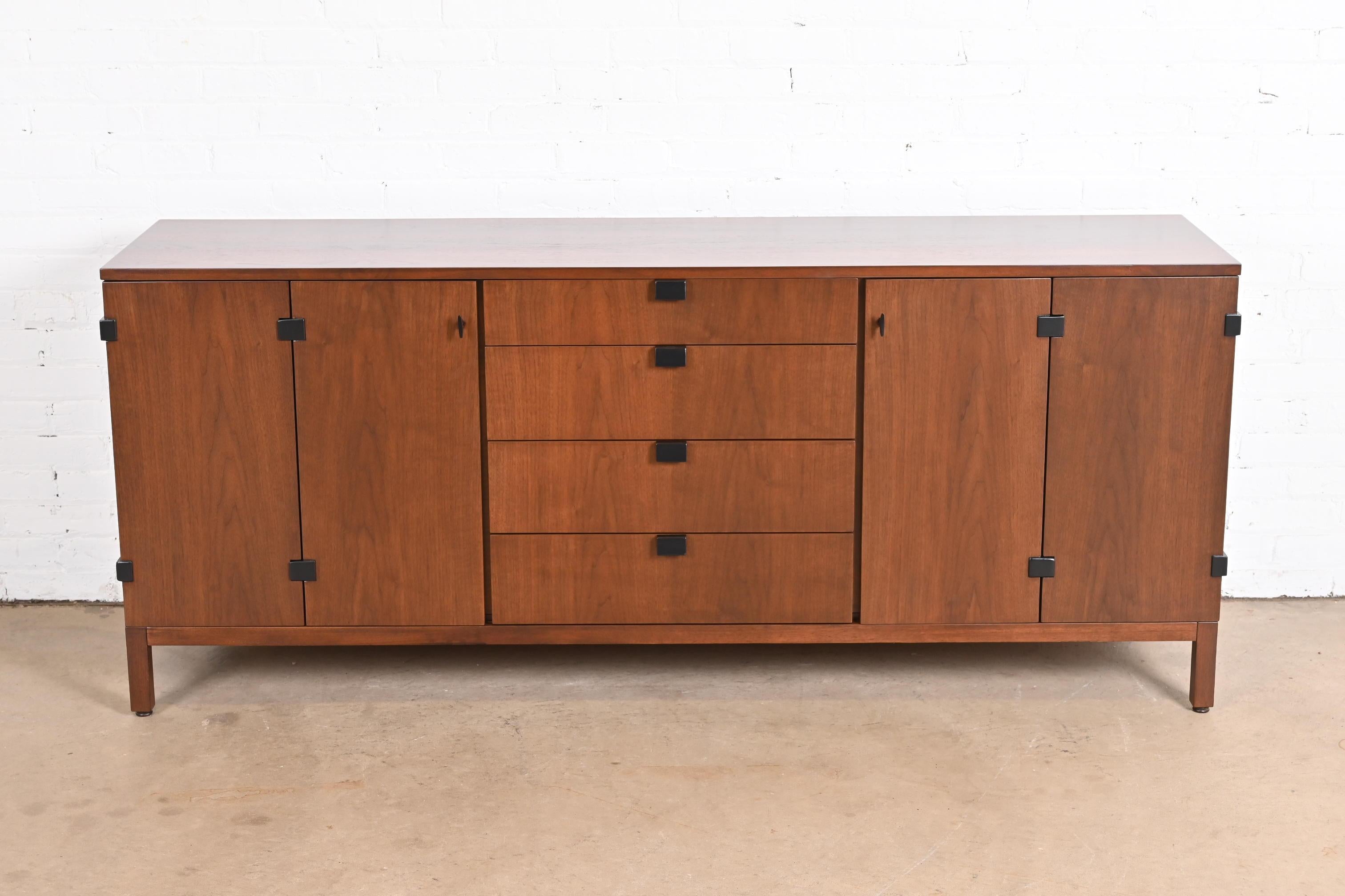 Milo Baughman for Directional Walnut and Ebonized Sideboard, Newly Refinished In Good Condition In South Bend, IN