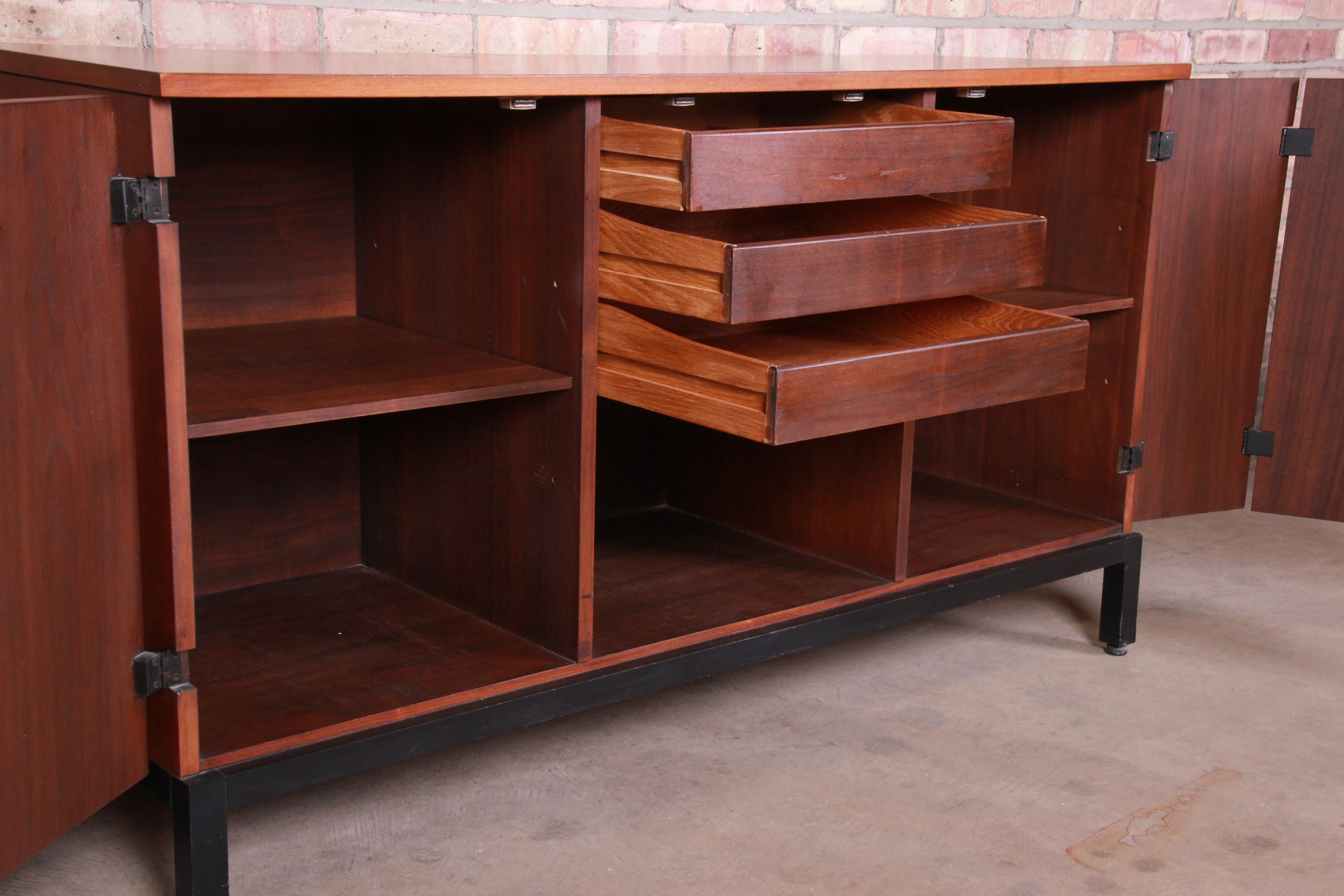 Milo Baughman for Directional Walnut Sideboard Credenza, 1960s 5