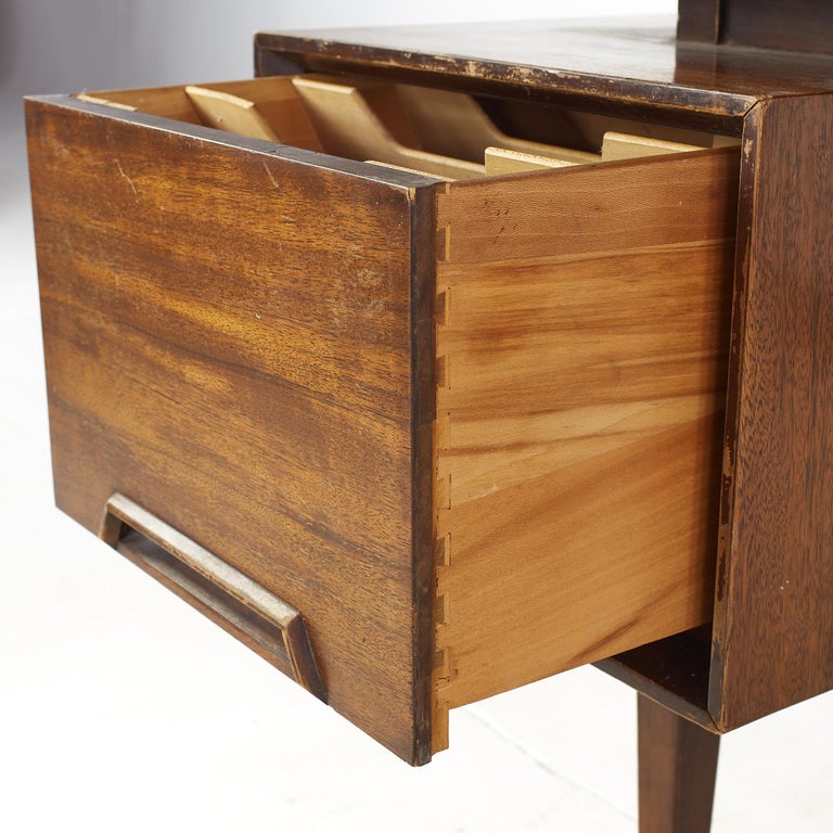 Milo Baughman for Drexel Mid Century Leather Top Desk For Sale 5