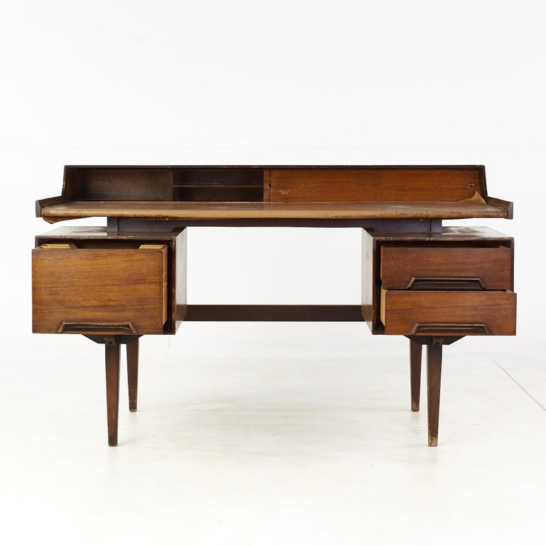 Mid-Century Modern Milo Baughman for Drexel Mid Century Leather Top Desk For Sale