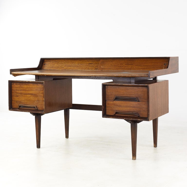 American Milo Baughman for Drexel Mid Century Leather Top Desk For Sale