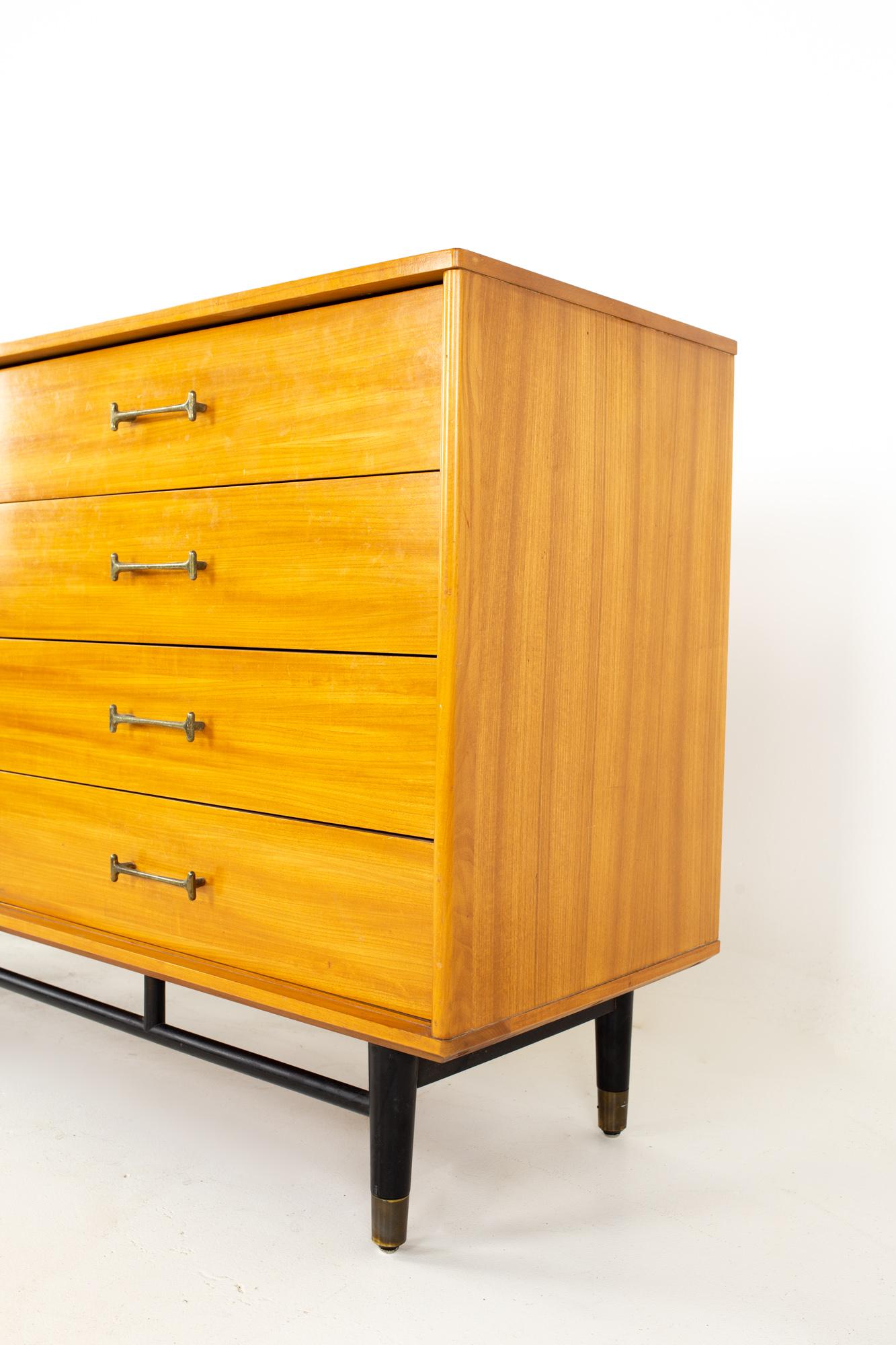 Milo Baughman for Drexel New Todays Living Midcentury 8 Drawer Lowboy Dresser In Good Condition In Countryside, IL