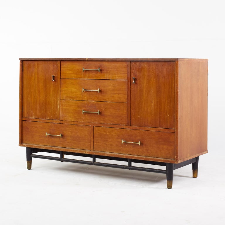 Mid-Century Modern Milo Baughman for Drexel Todays Living Mid Century Credenza For Sale