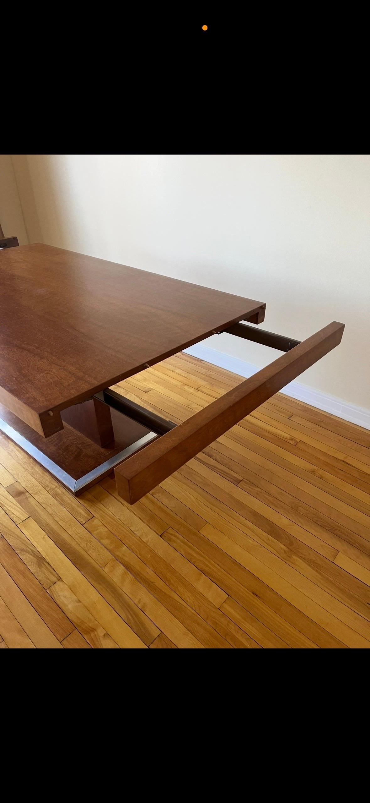 Mid-Century Modern Milo Baughman for Founders Walnut Extension Dining Table For Sale