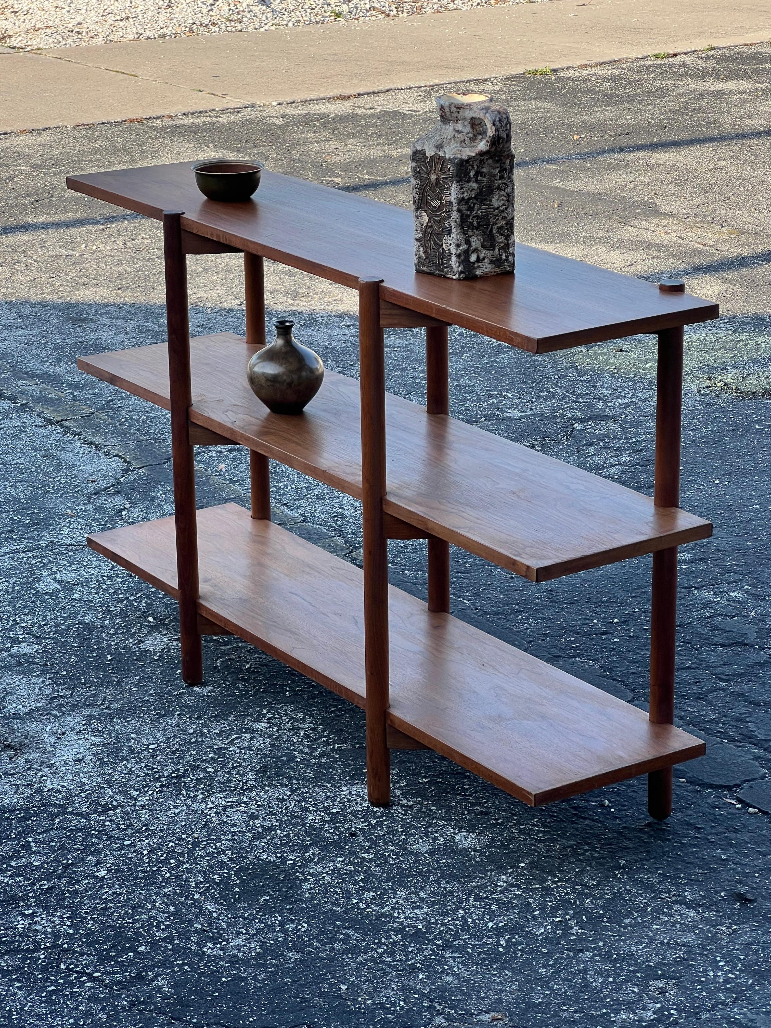 Milo Baughman For Glenn Of California Bookshelf Walnut Patina 1950's For Sale 4