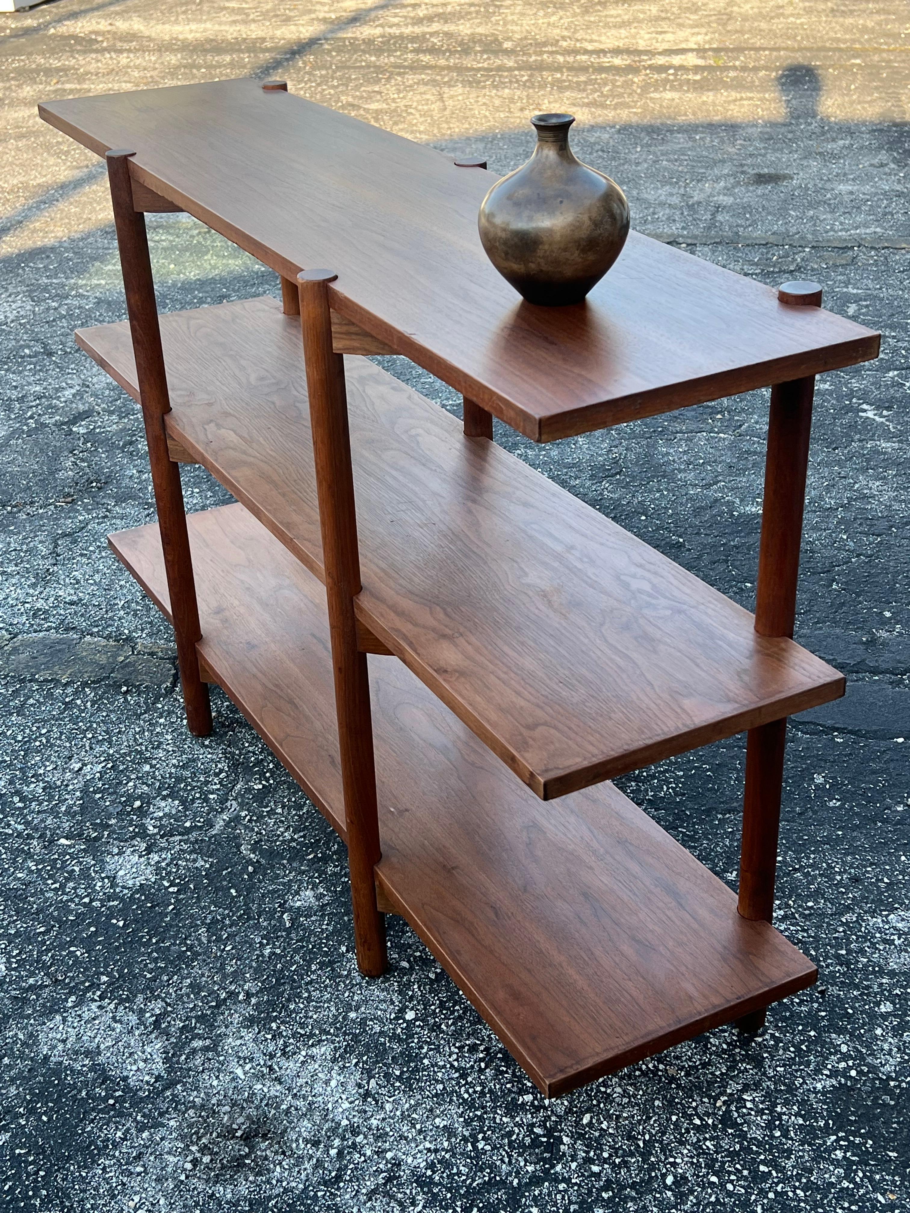 Milo Baughman For Glenn Of California Bookshelf Walnut Patina 1950's For Sale 8