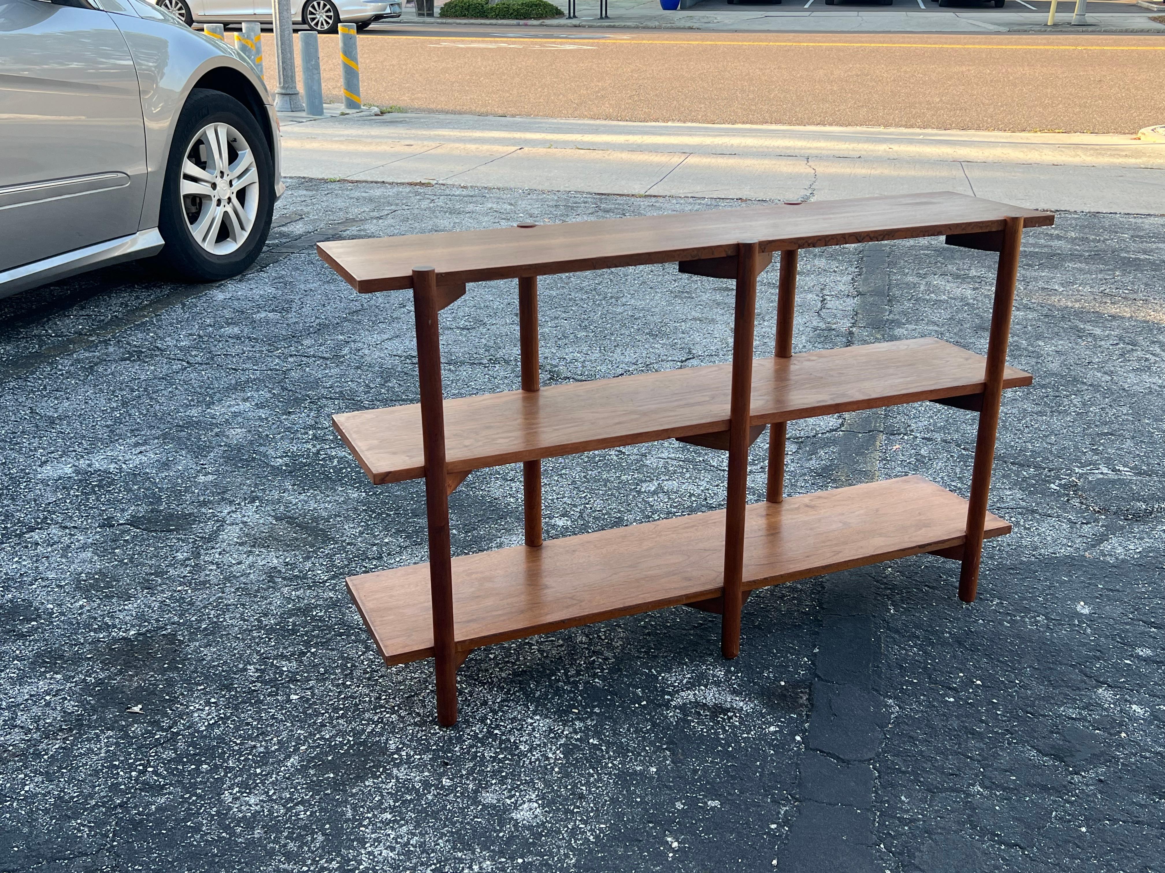 Milo Baughman For Glenn Of California Bookshelf Walnut Patina 1950's For Sale 10